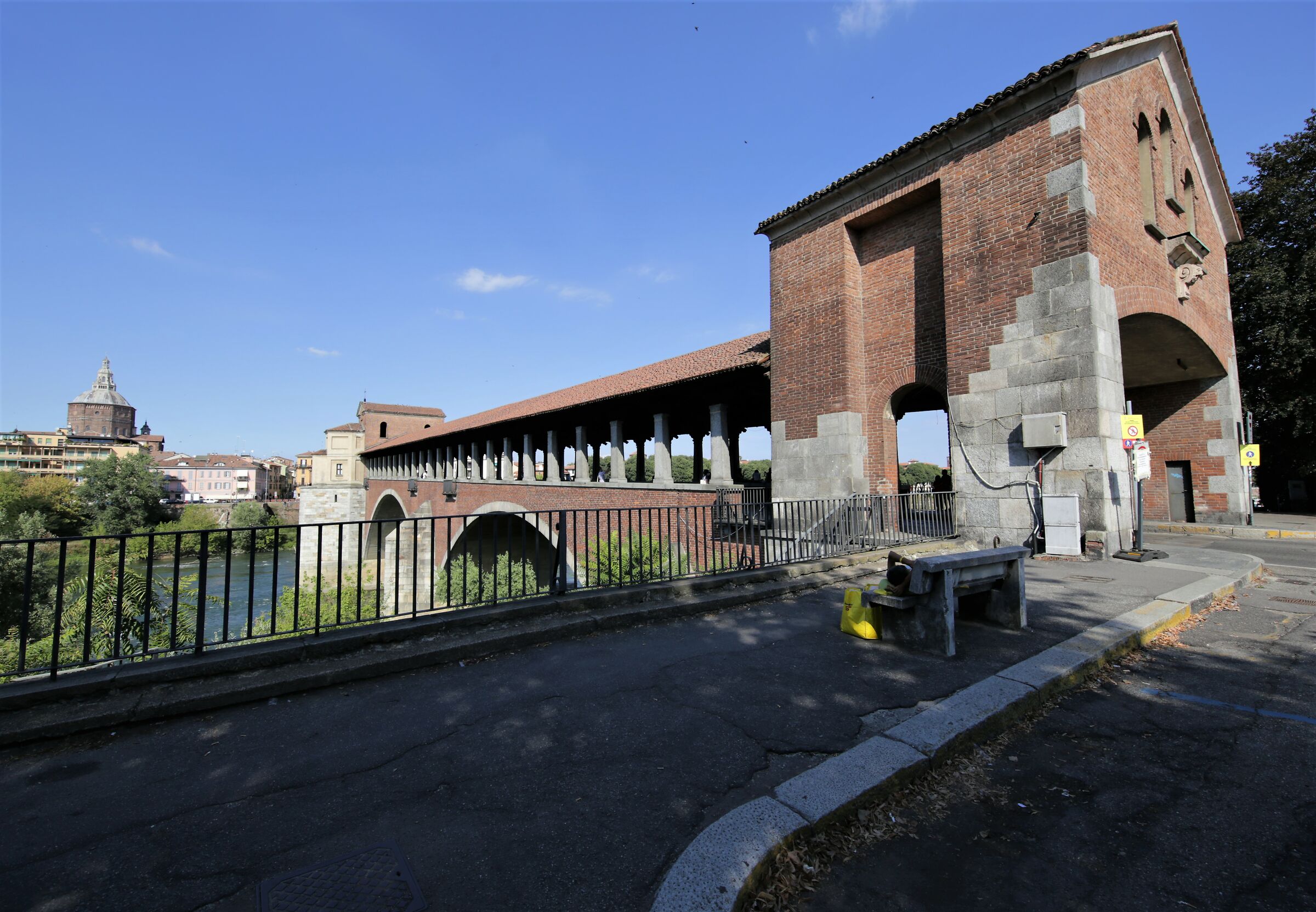 This Bridge is not Street Pavia is Laaarg...