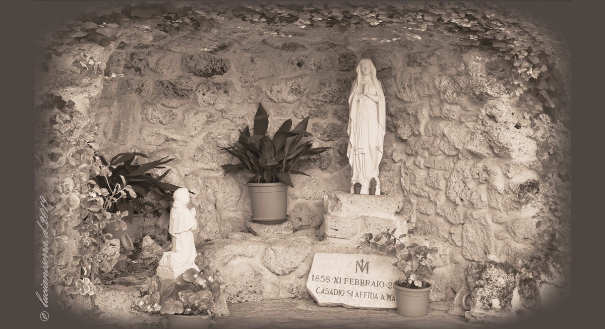 Madonnina di Lourdes... a Casadio (Bo)...