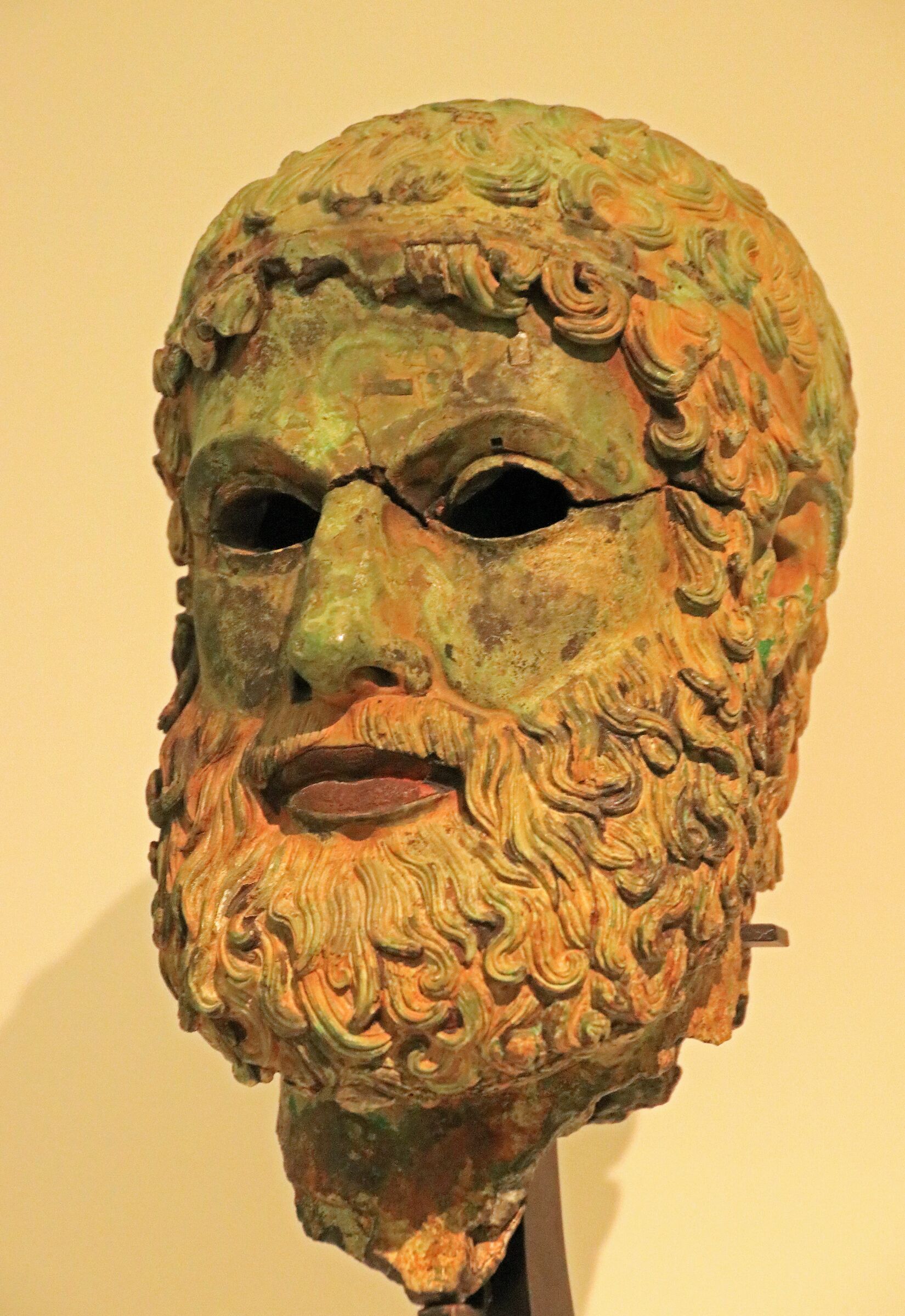 Reggio Calabria Museum: Basel Head (5th century BC.C.)...