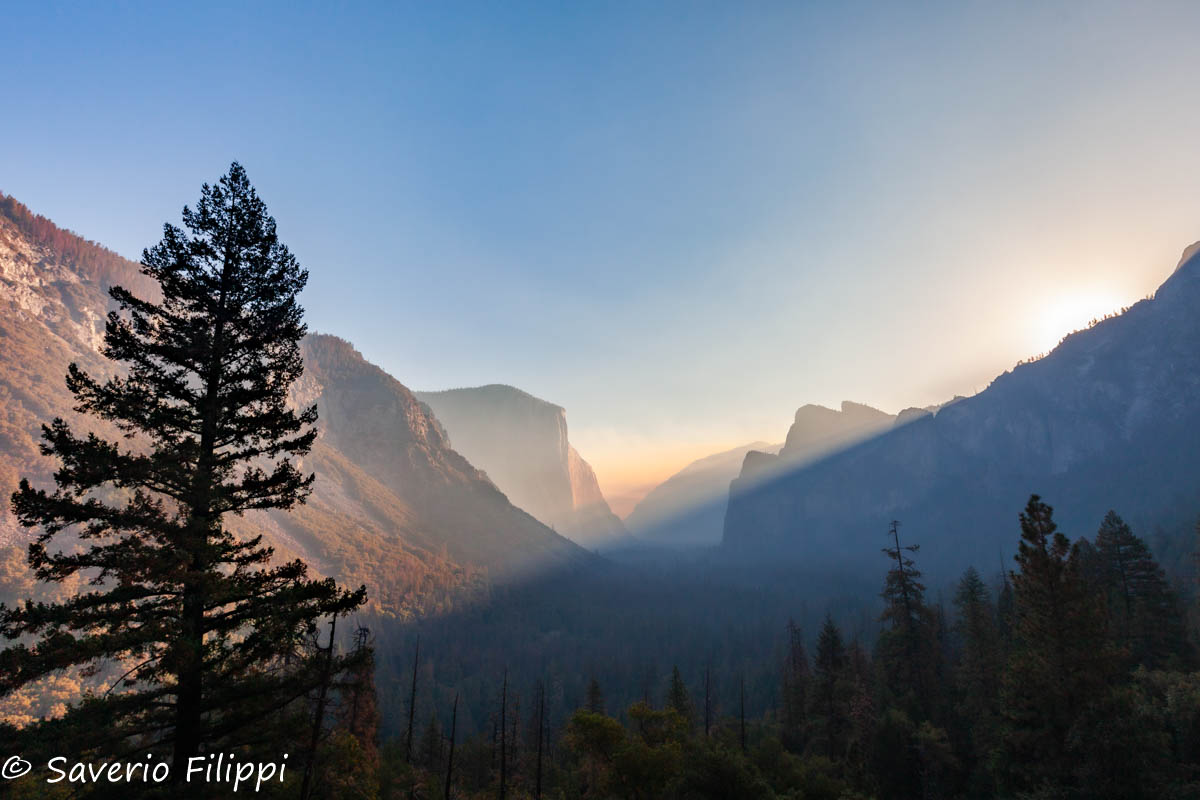 Yosemite National Park, Sunrise on Tunnel View...