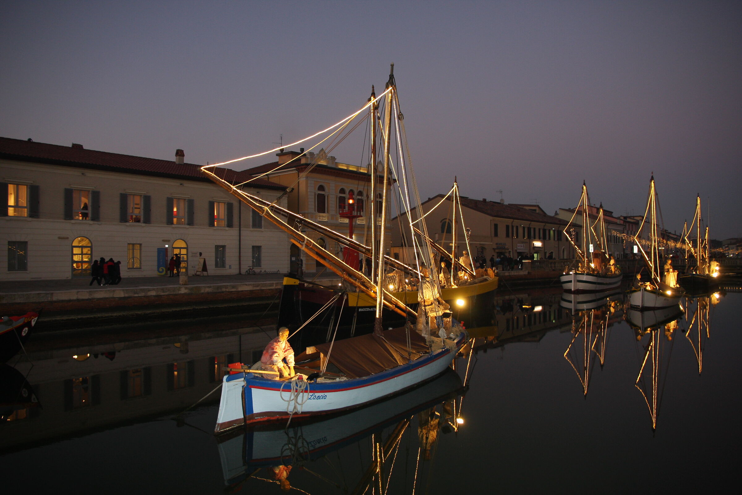Leonardesco Canal Port ...