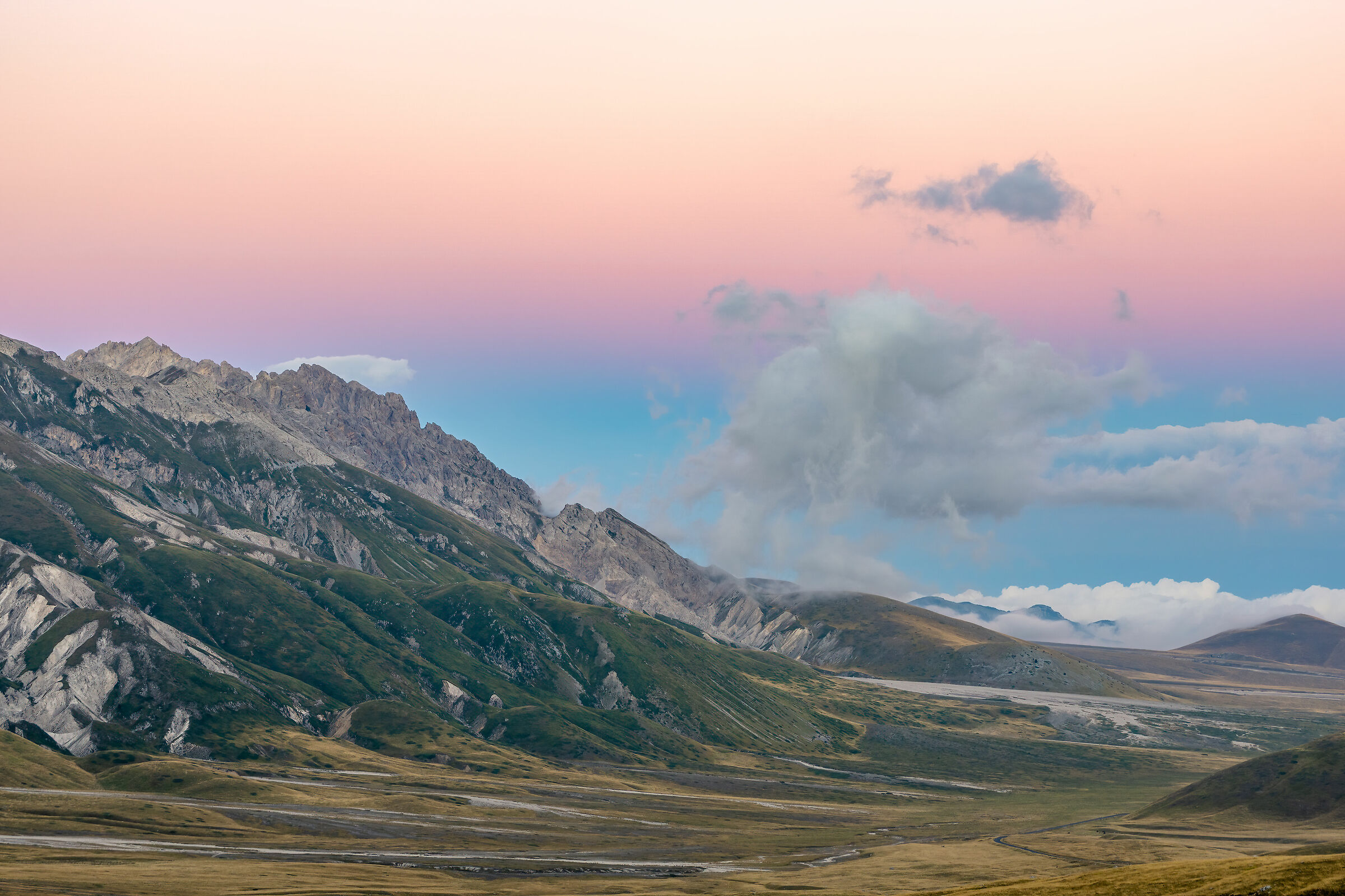 Pastel sunset at Campo Imperatore...