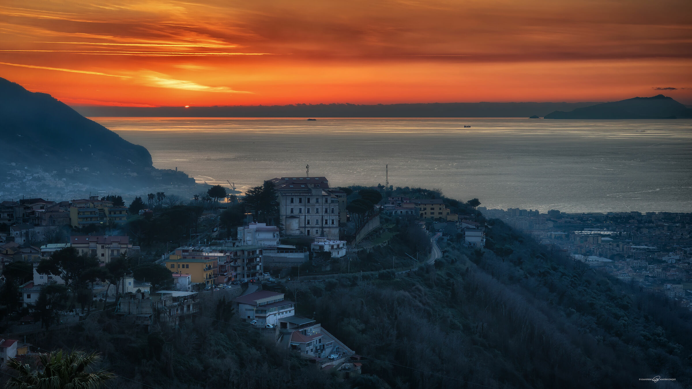 ...sunset over the Gulf of Naples......