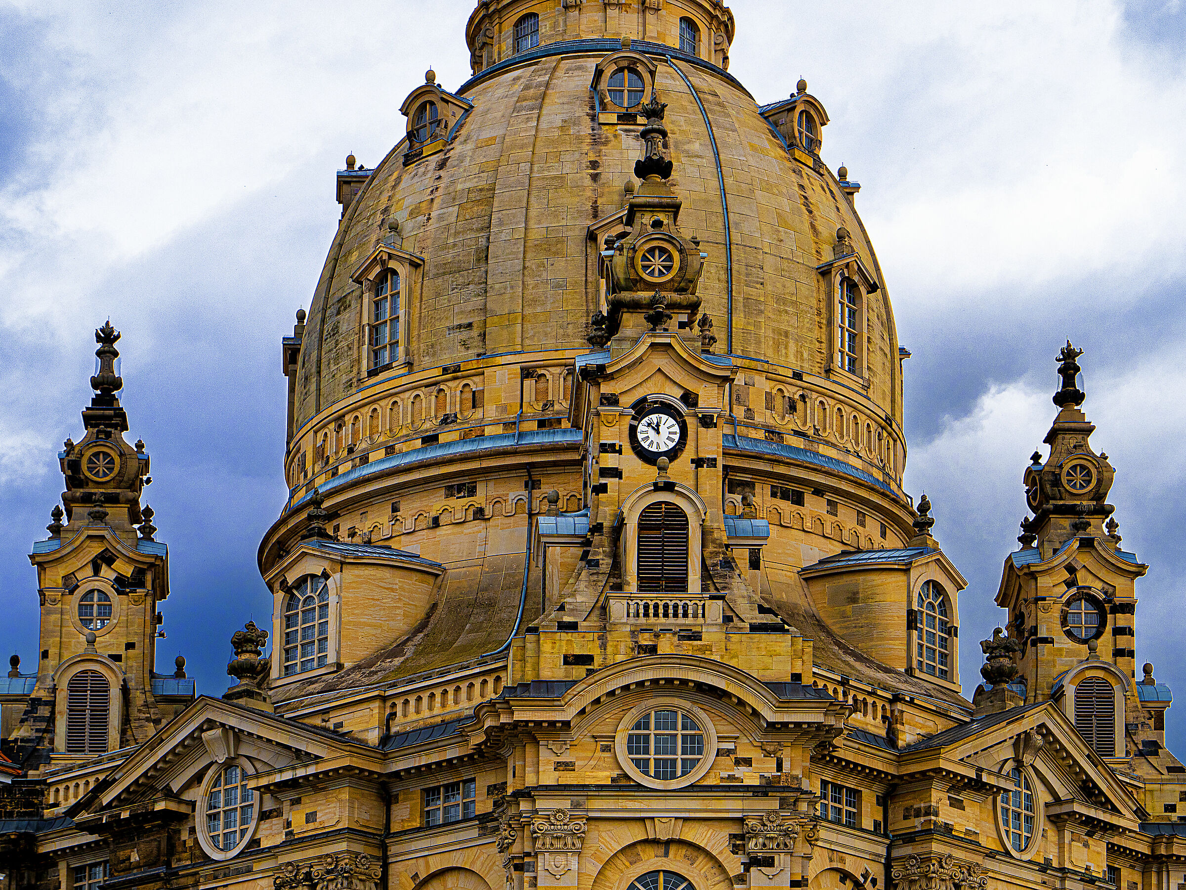 Part.  Frauenkirche - Dresden...