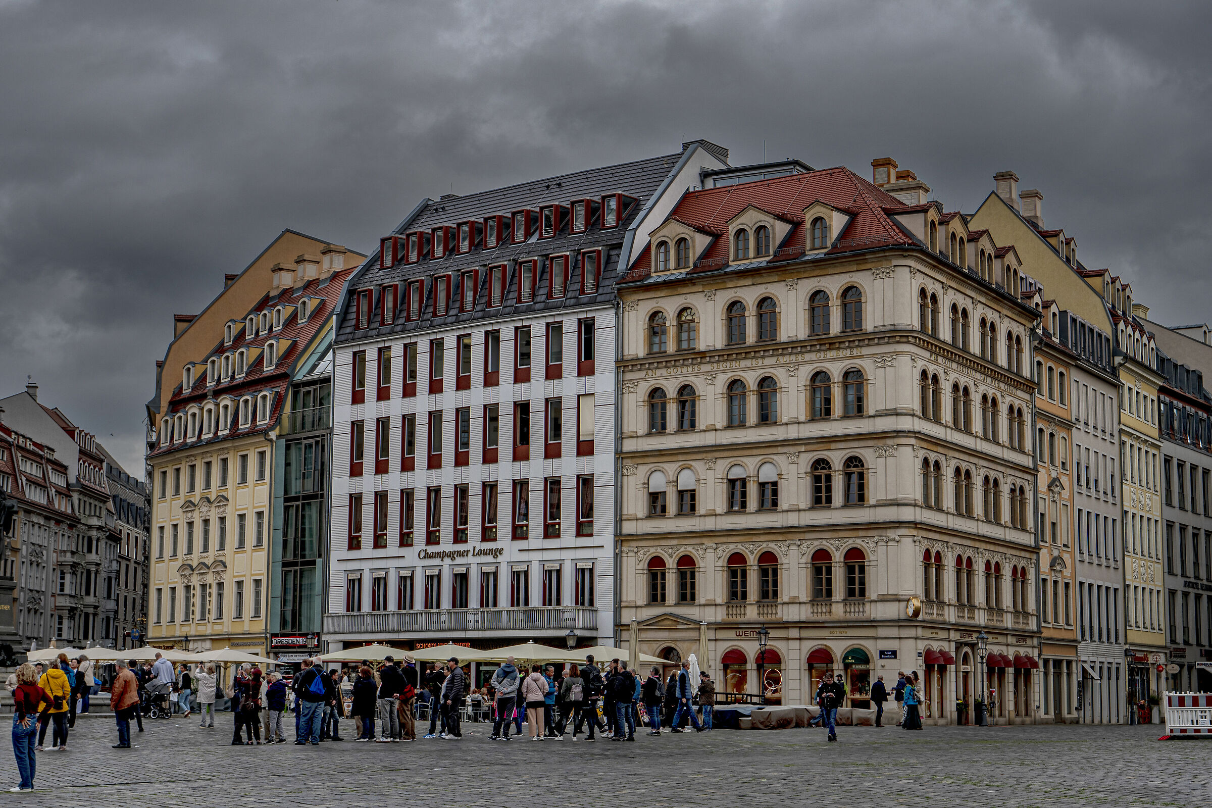 Piazza Neumarkt - Dresda (10-10-23)...