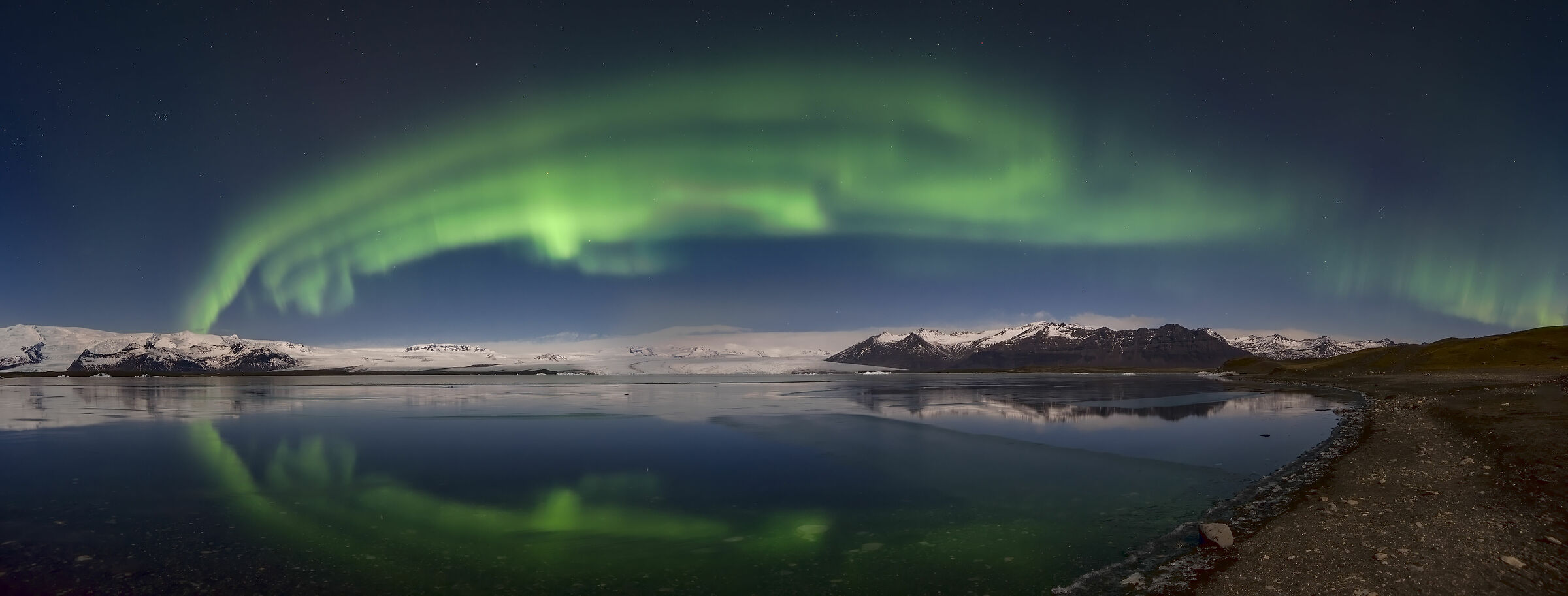 Aurora in laguna Islanda 2023...