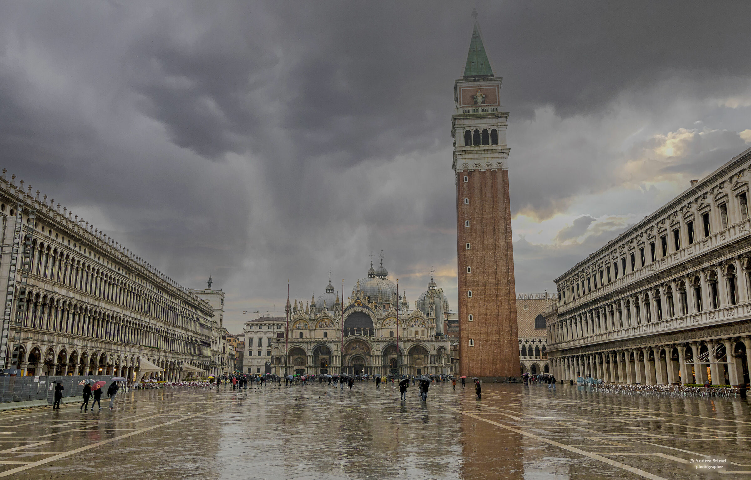 Pioggia su Piazza San Marco...