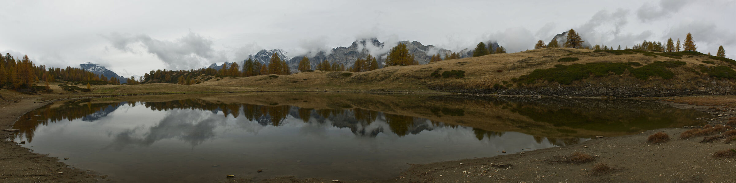 Alpe Devero-Alpe Sangiatto-upper lake of Sangia...