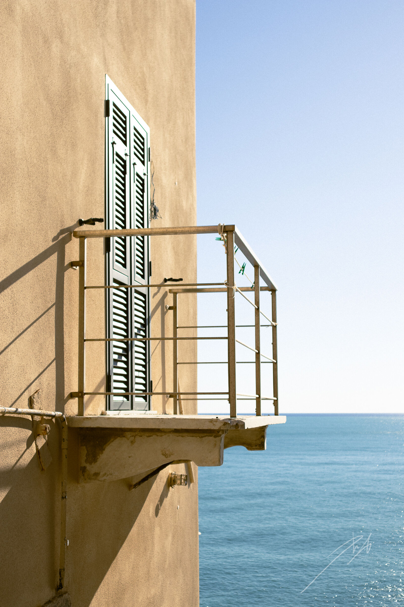 Balcony overlooking the sea...