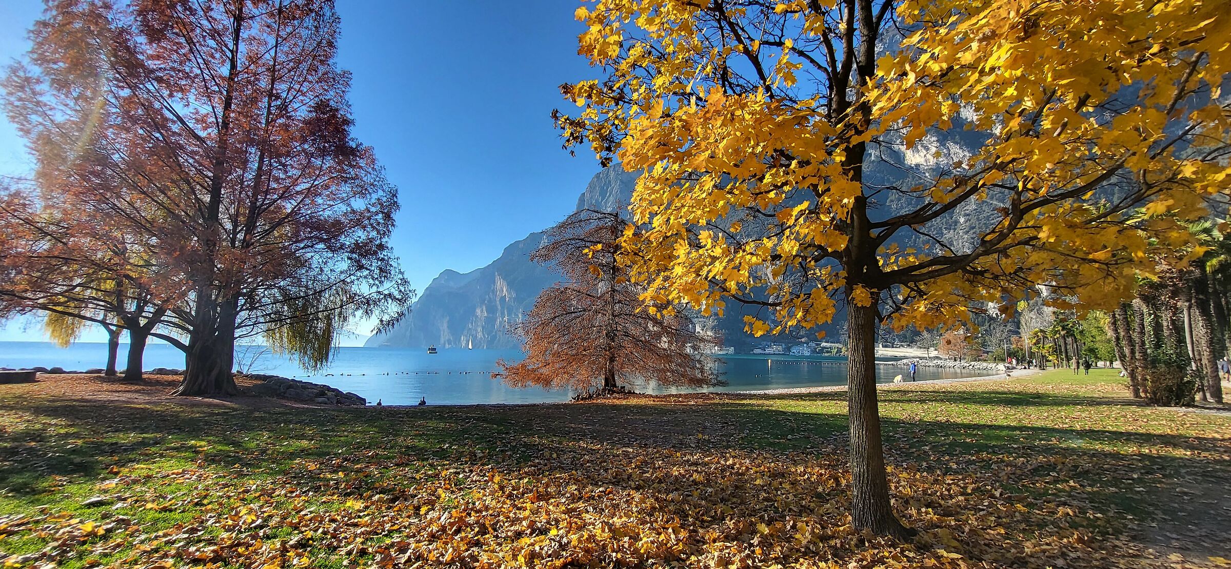 Autumn colours in Riva del Garda...
