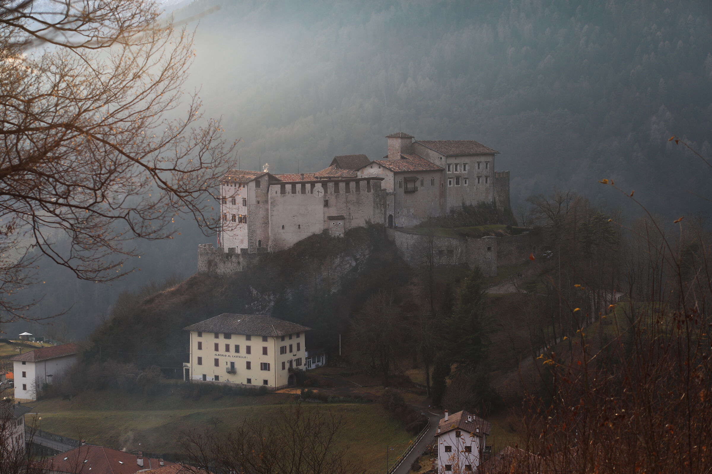 Castel Stenico....foschie invernali...