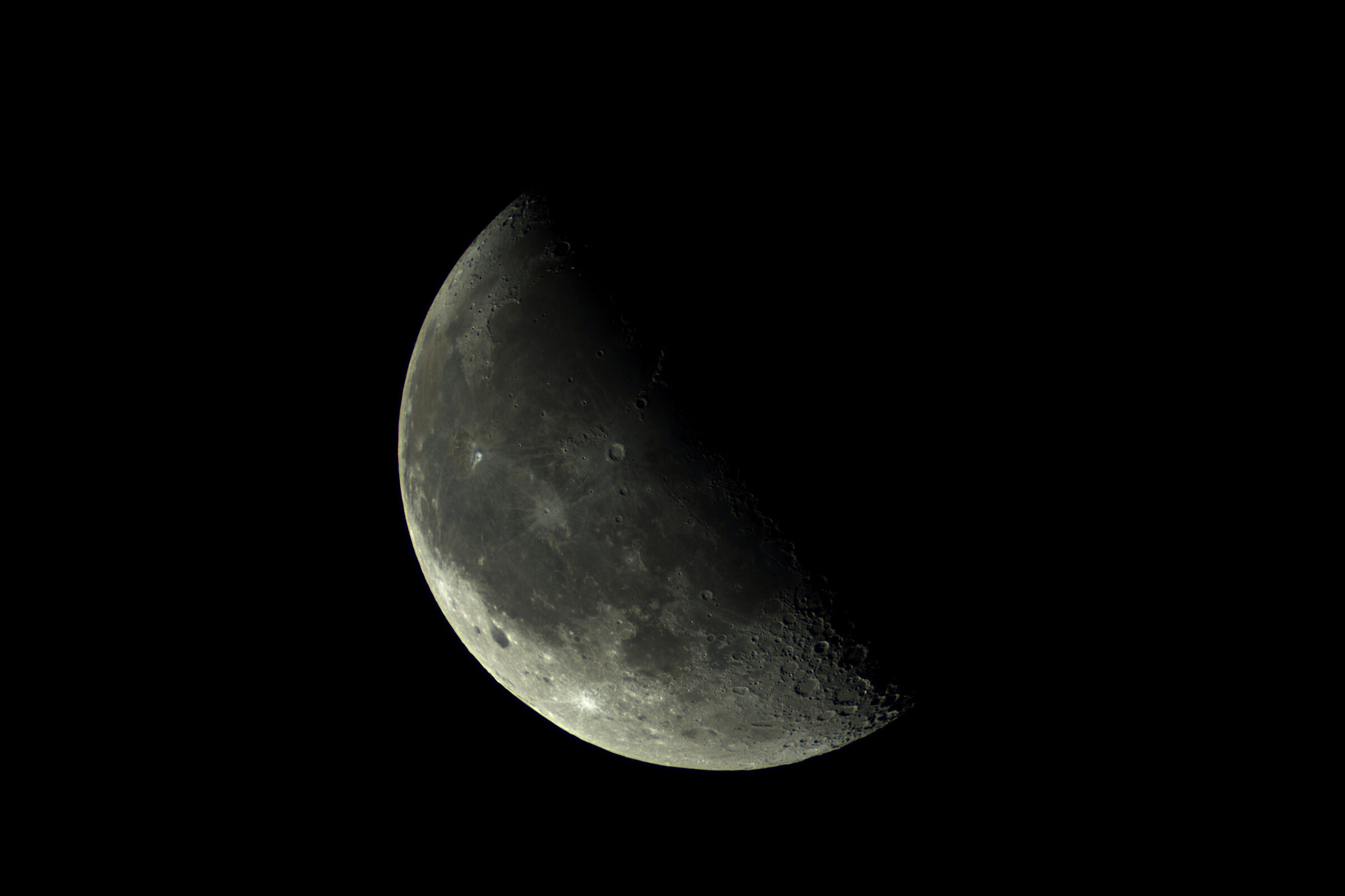 Moon. 04/01/24. First Light APO 102F7 ED....