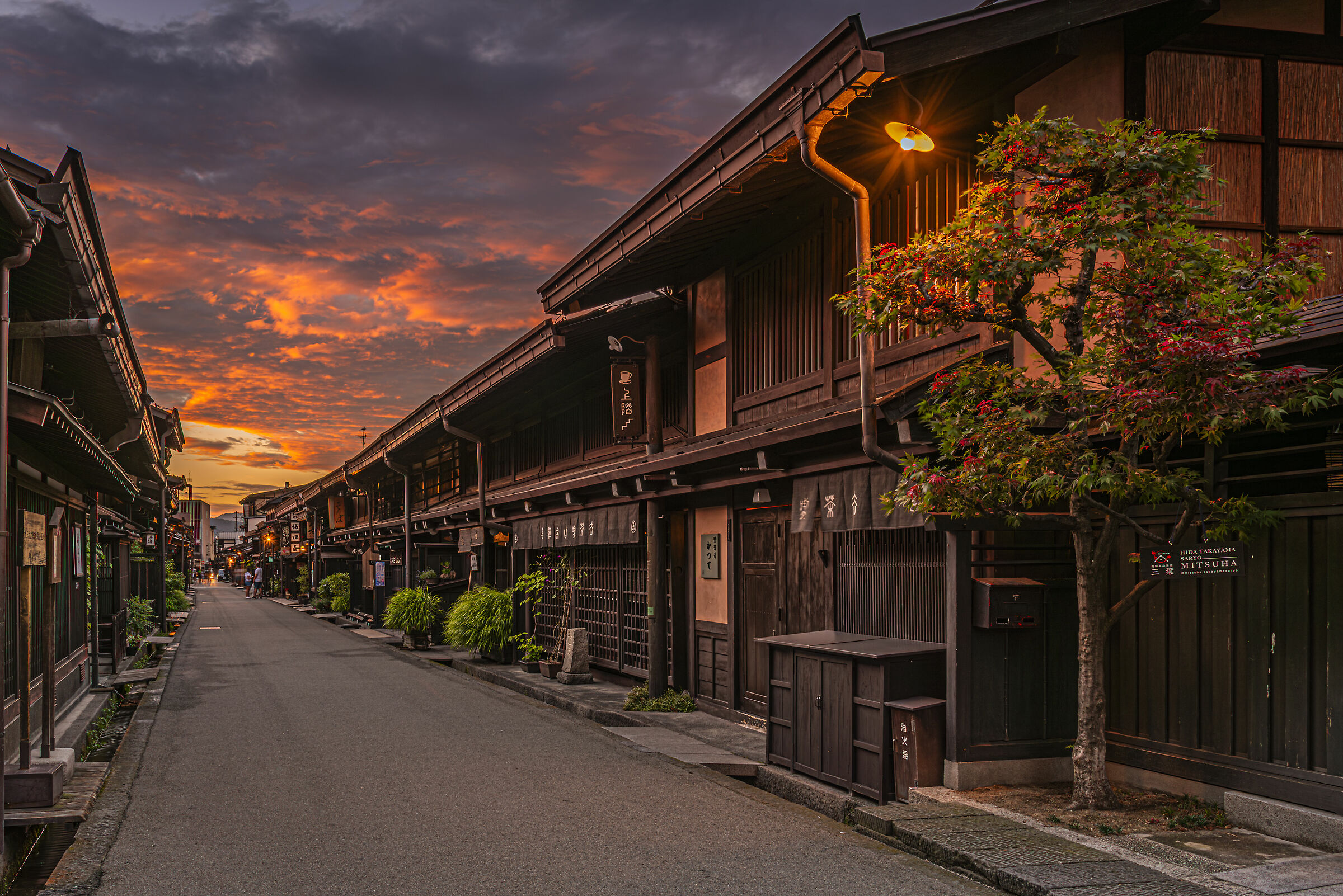 Takayama, sunset in the street of the Samurai...