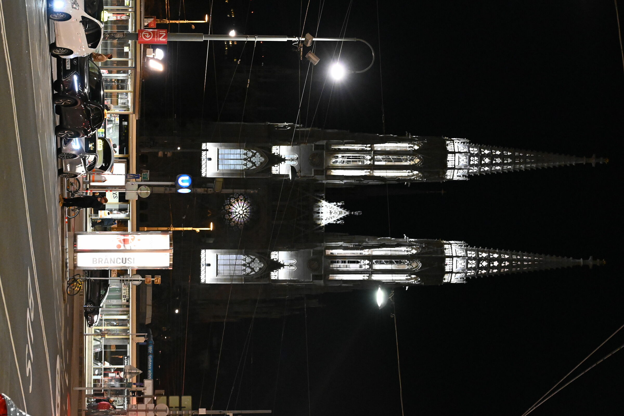 Cattedrale di San Borromeo di notte...