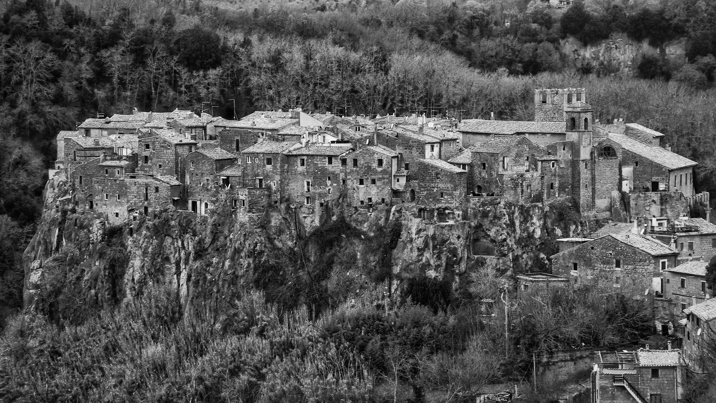 Calcata Vecchia, the village on the rock...