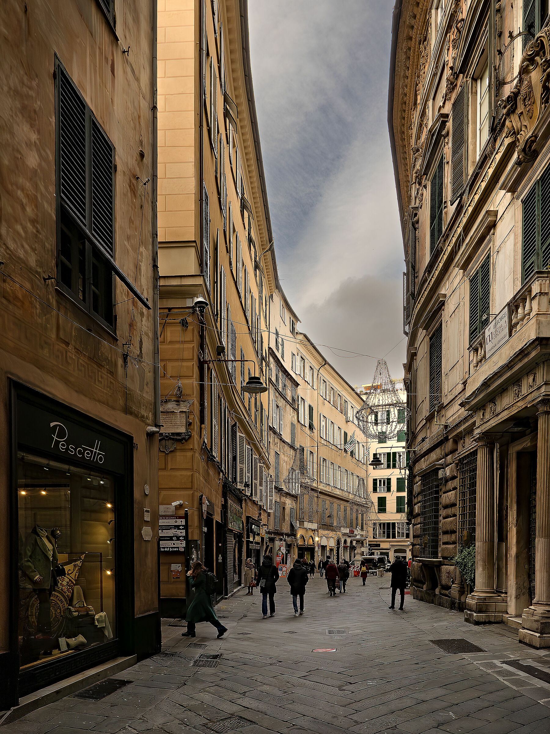 Genoa - historic center - Towards Piazza Campetto...