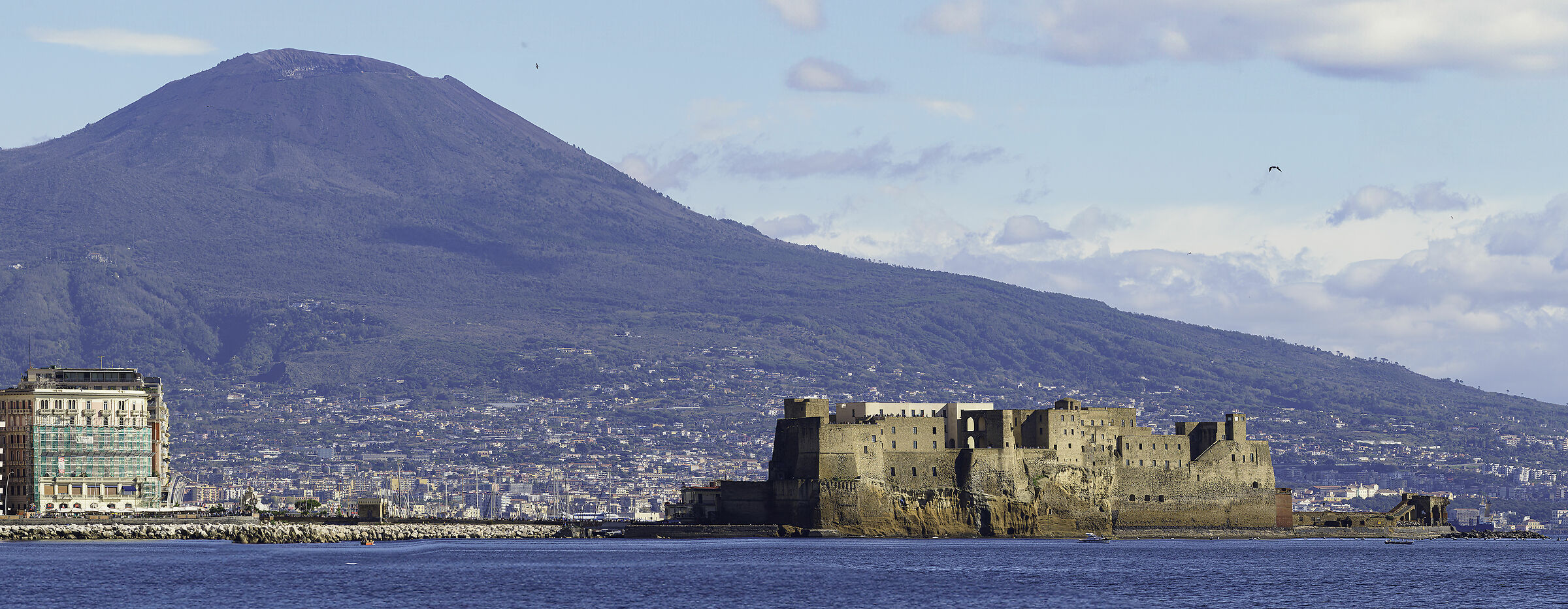 Panoramica Vesuvio-castel dell'Ovo...