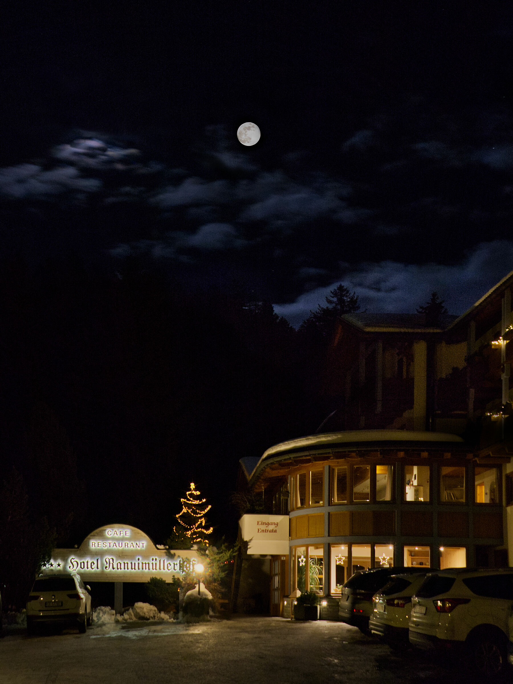 Full moon in Villnöss Valley...