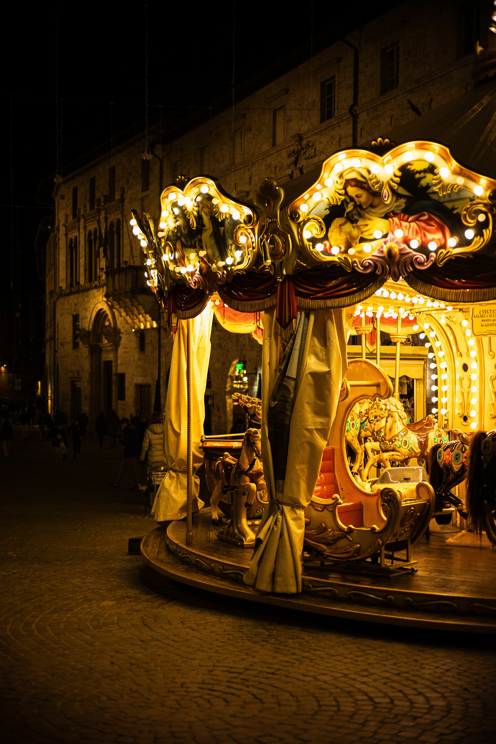 Carousel carousel at night in Perugia ...