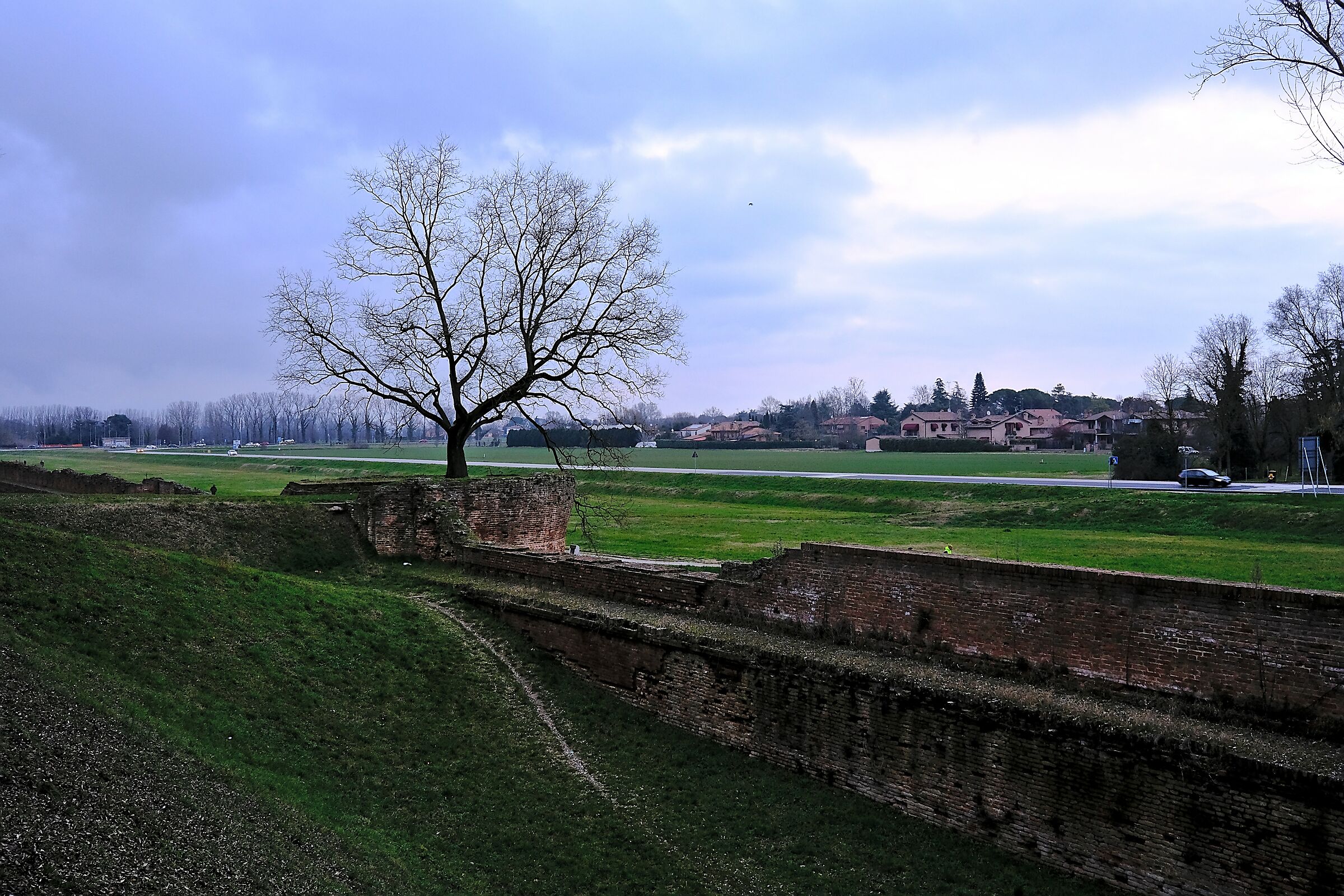 Le mura difensive di Ferrara...