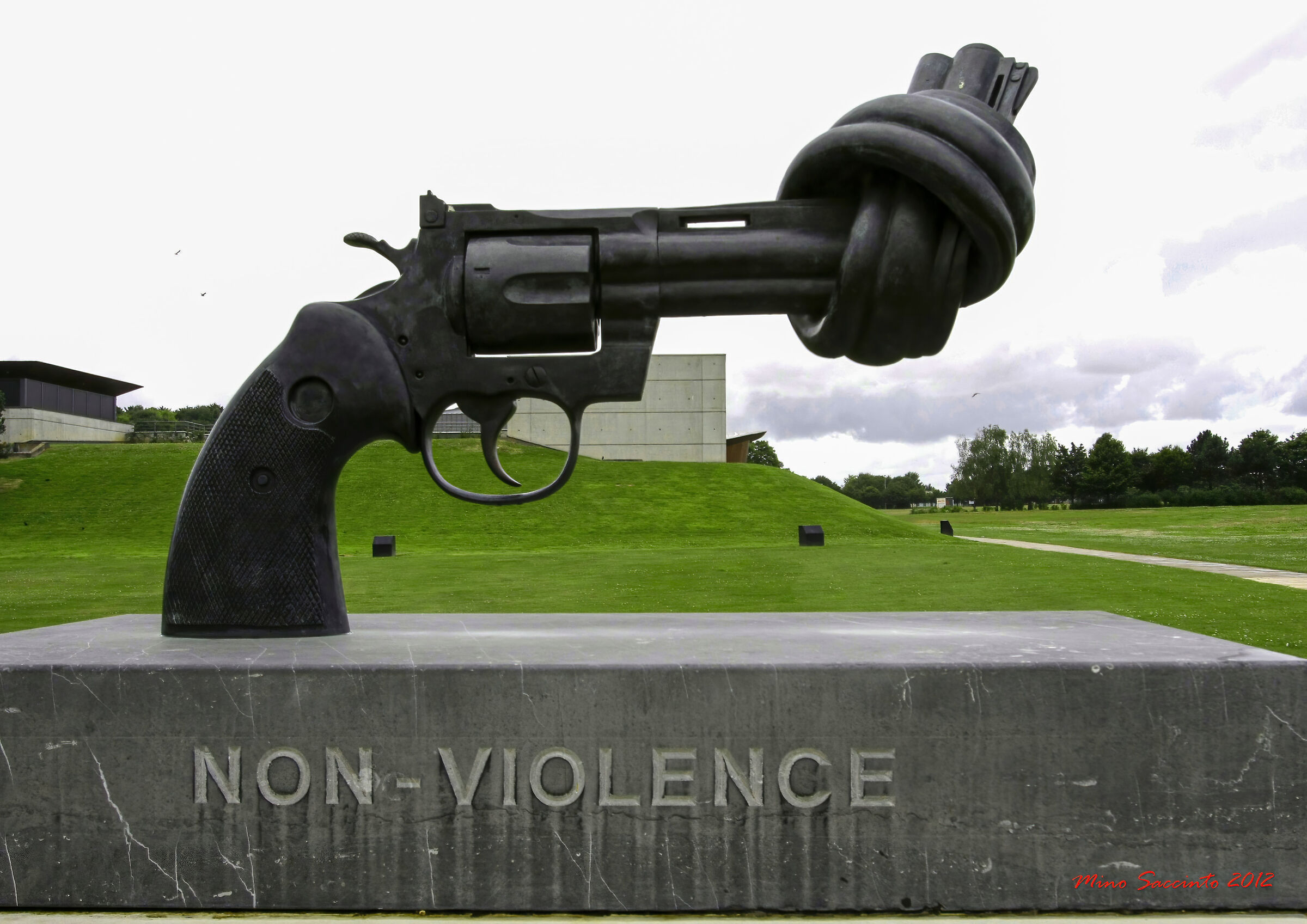 NON VIOLENCE...