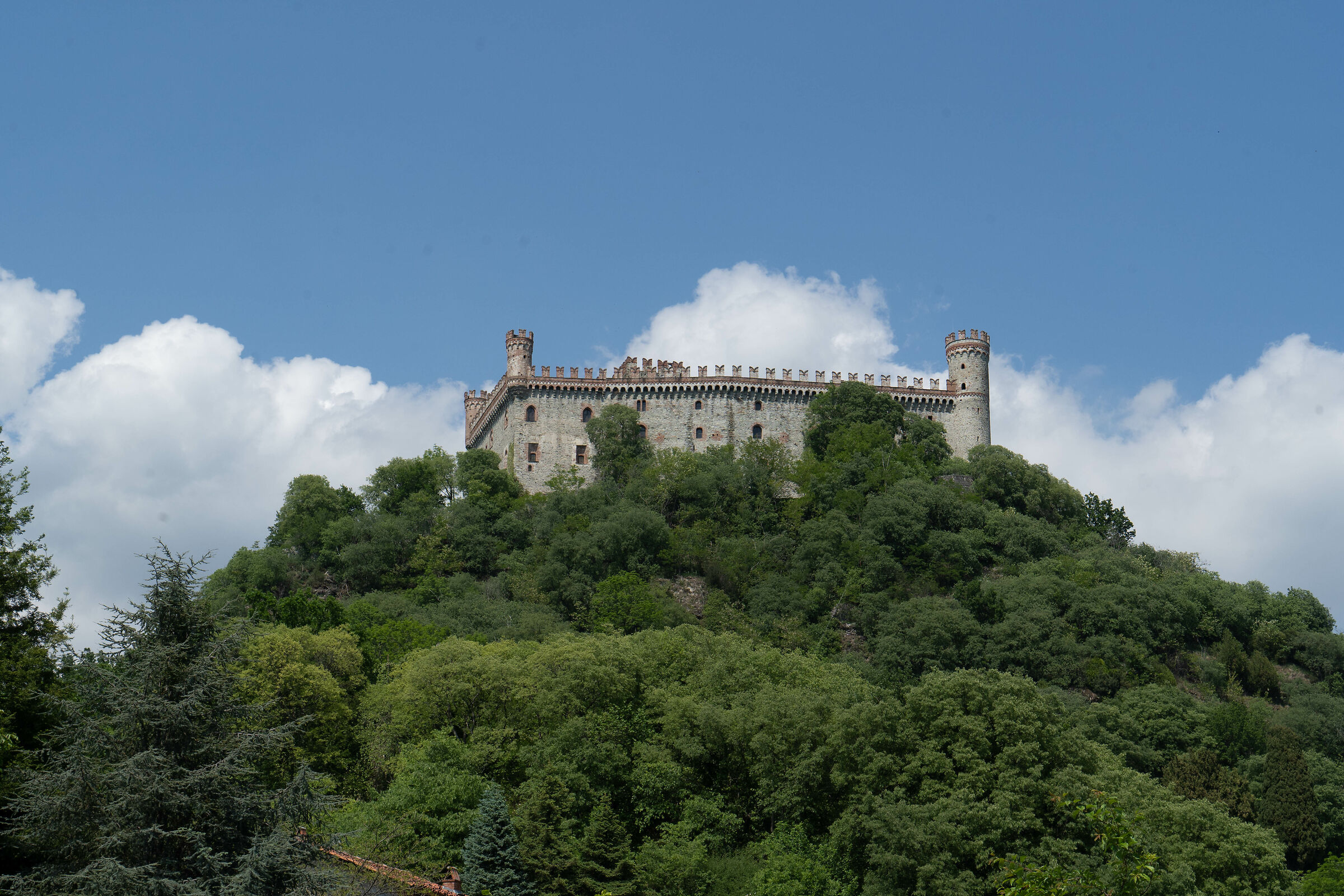 Castello di Montalto Dora...