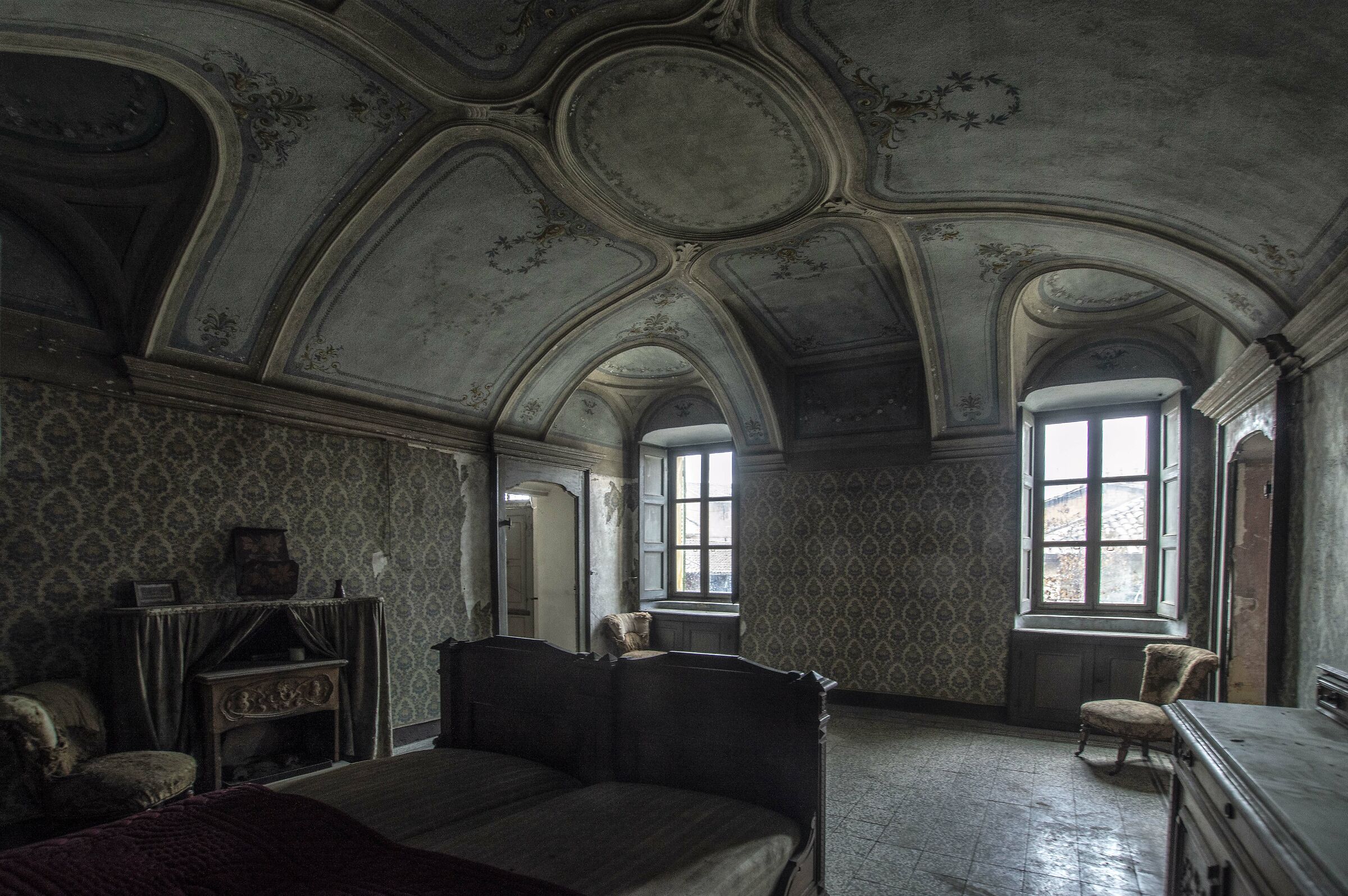 Urbex - Lovely Remains...