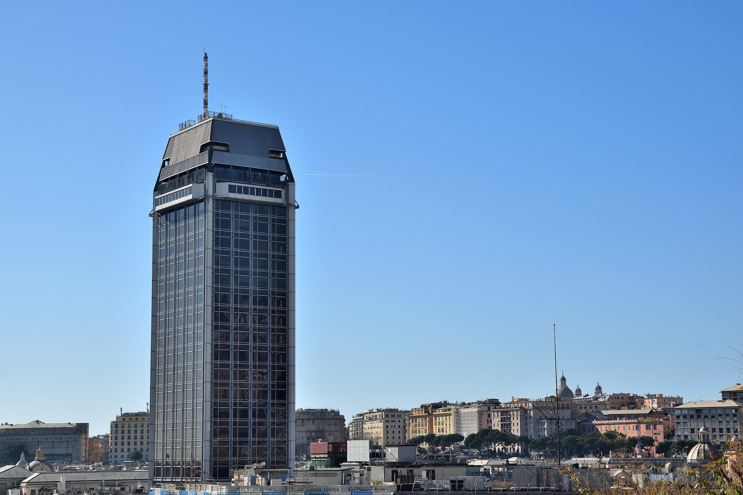 Confindustria skyscraper (Genoa Brignole)...