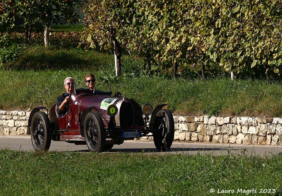 Bugatti T37 (1927)...