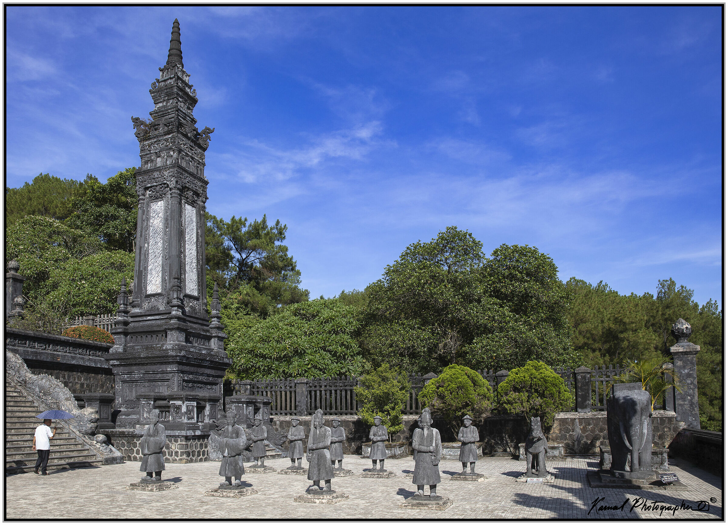 La tomba dell'imperatore Khai Dinh, Hue, Vietnam...
