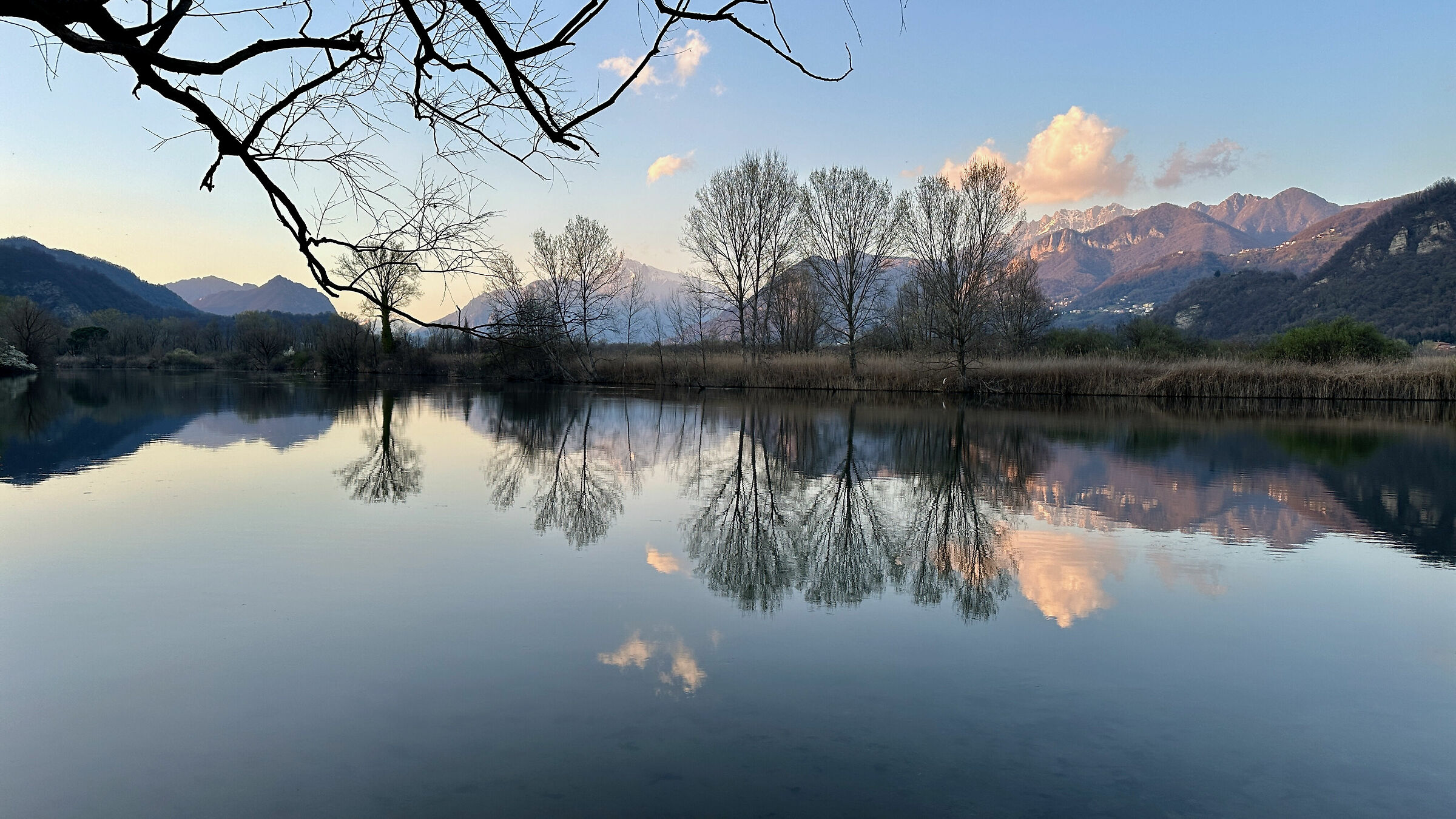 Winter reflections on the Adda...