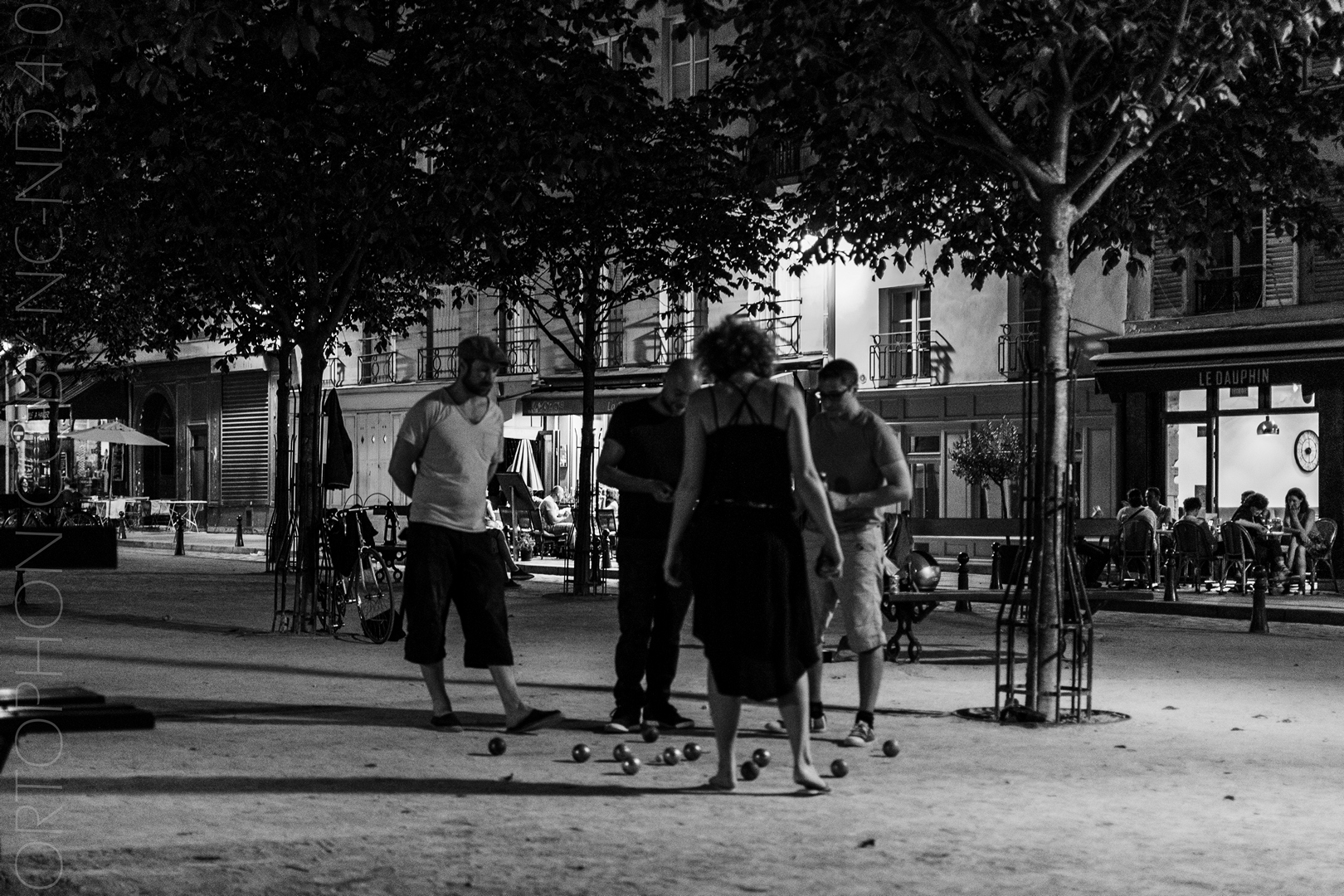 Parisians at Place Dauphin...