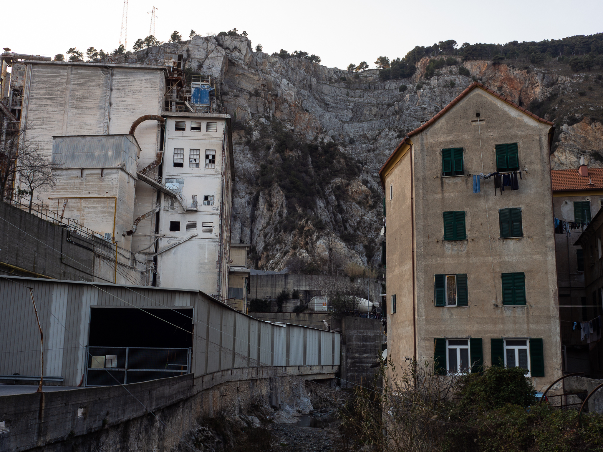 Urban contrasts-Genova Sestri Ponente...