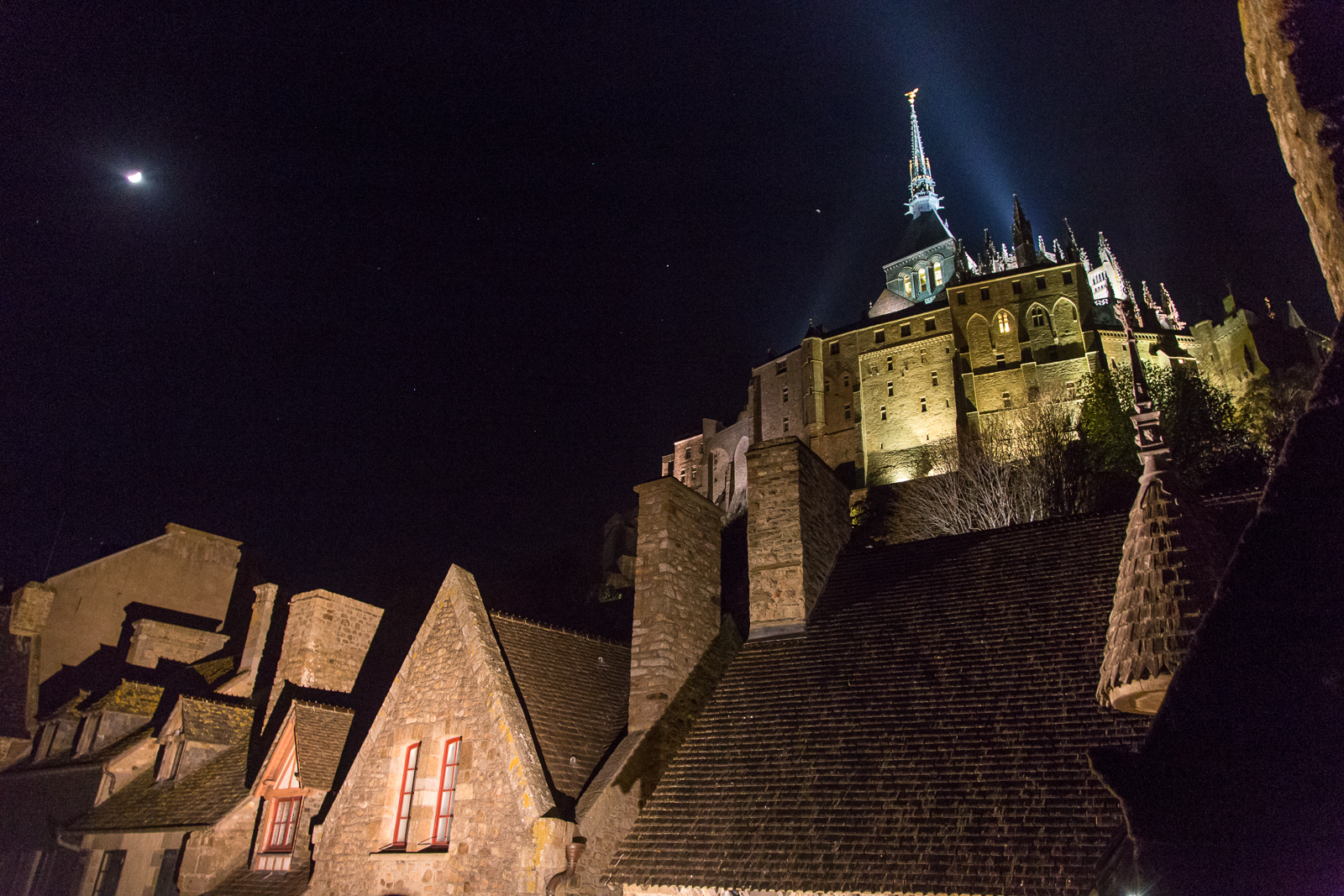 Night in Mont Saint Michel ...