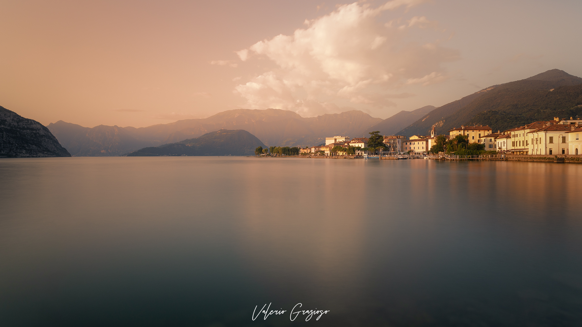 A touch of light on Lake Iseo...