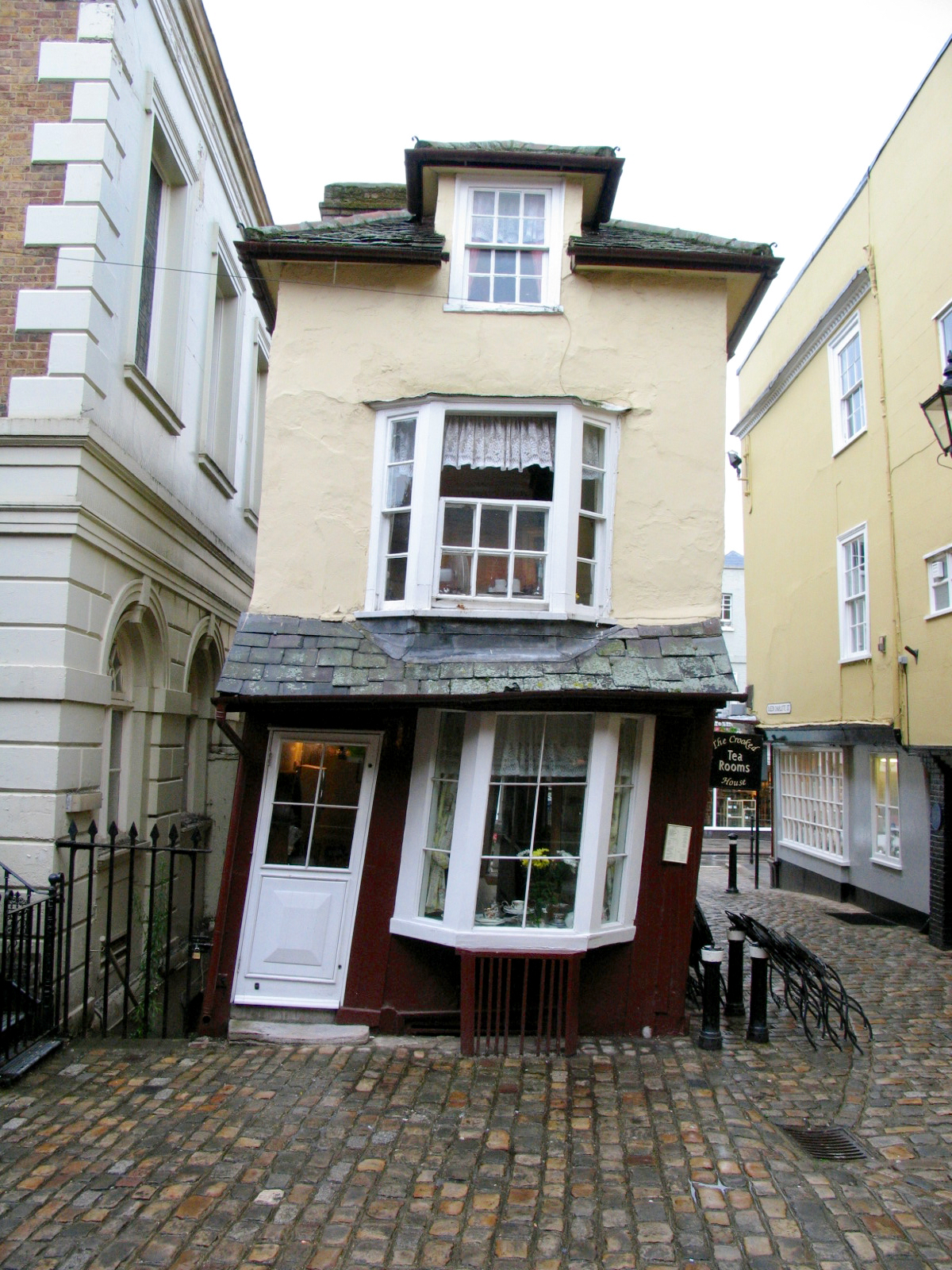 Crooked house...