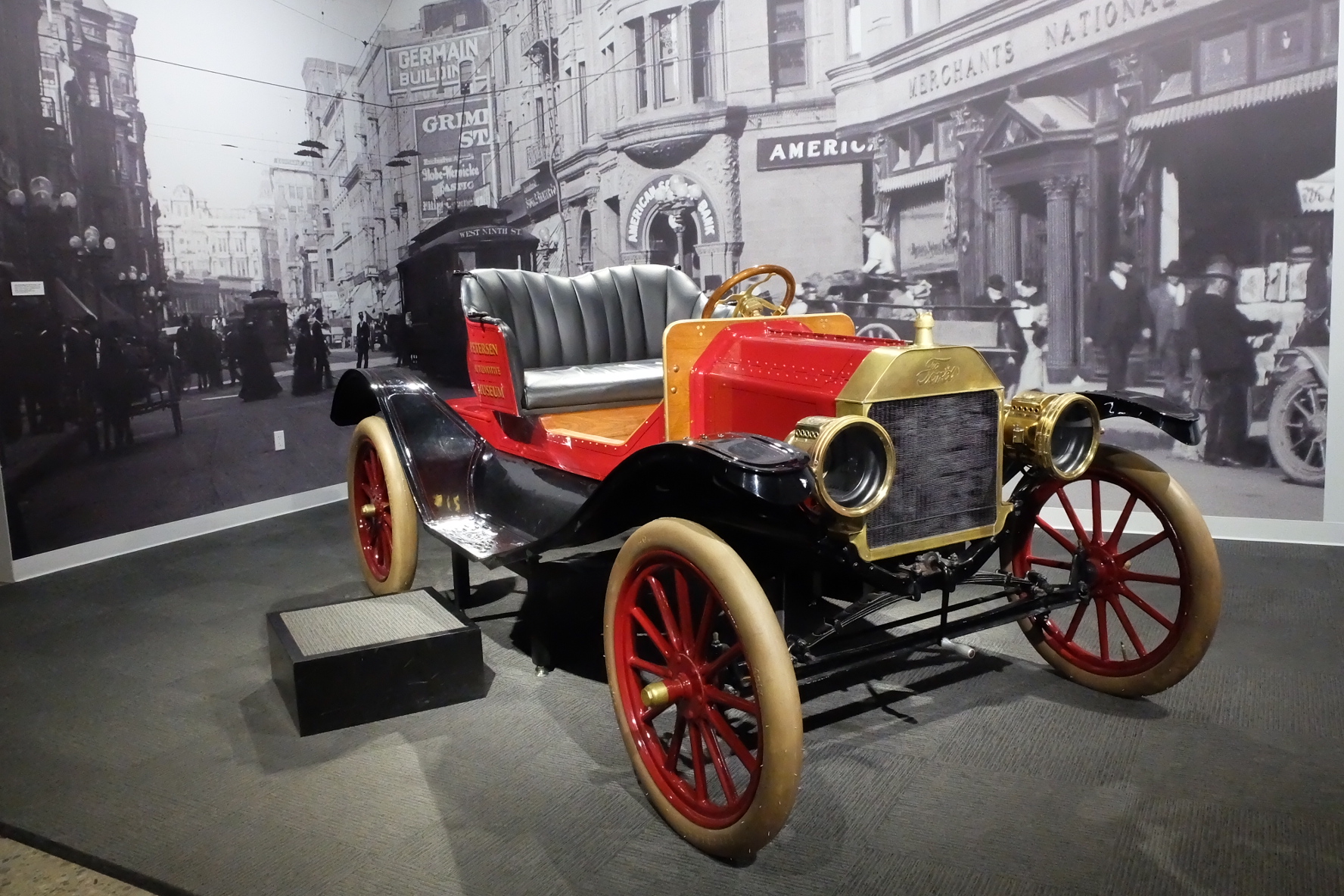 Bugatti Museum/Los Angeles...