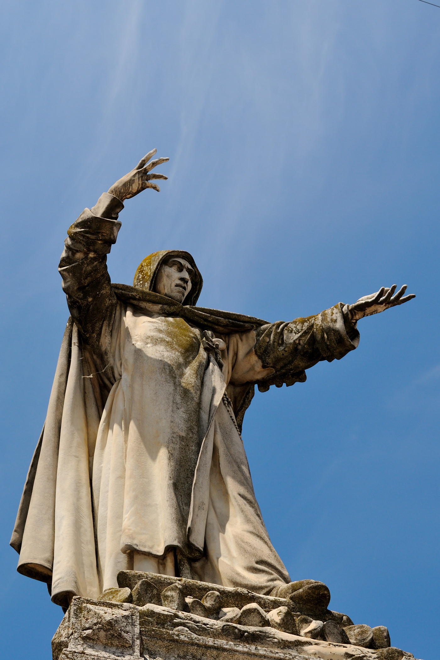 The unarmed prophet: Jerome Savonarola....
