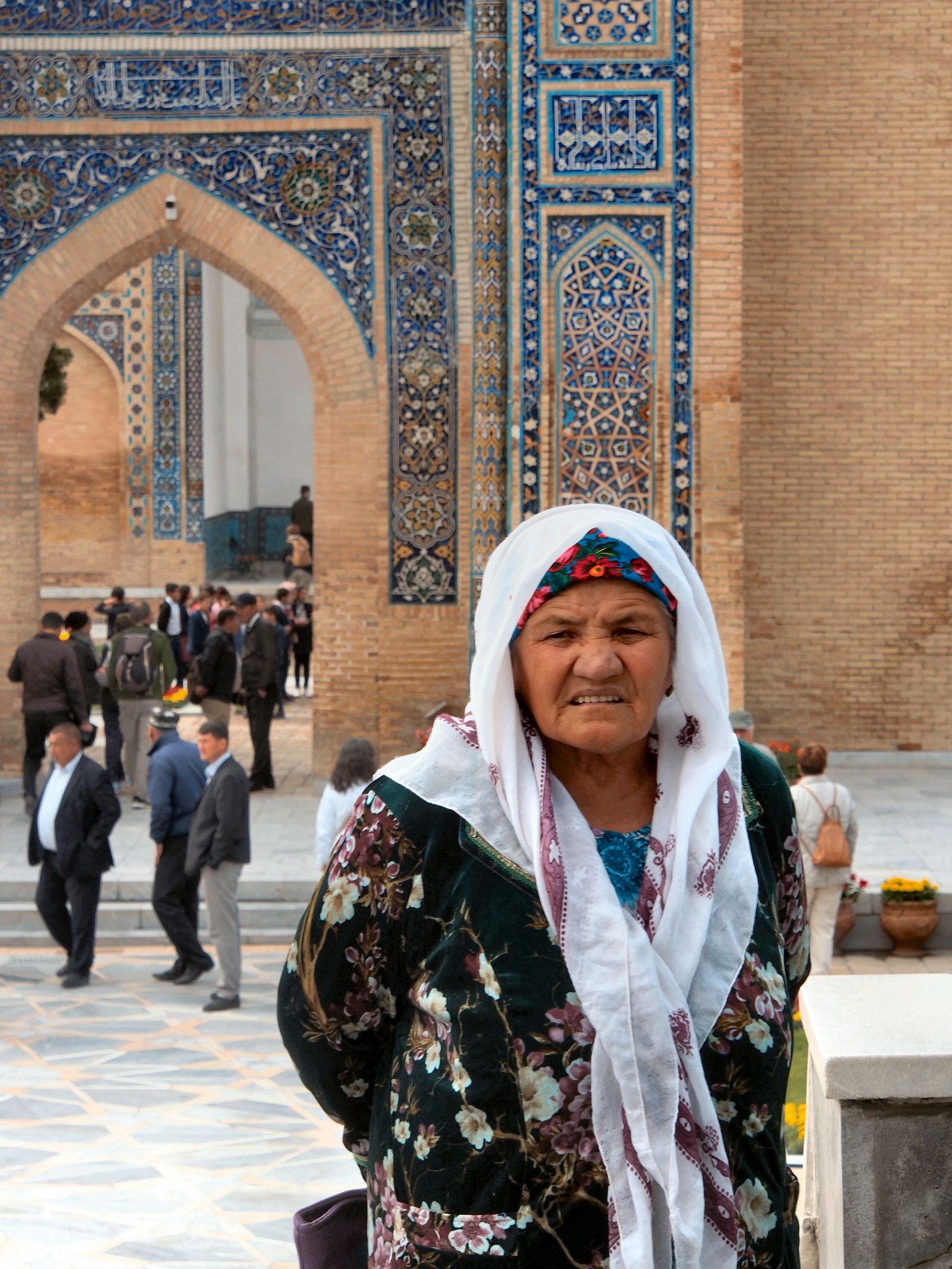 Uzbek women 16...