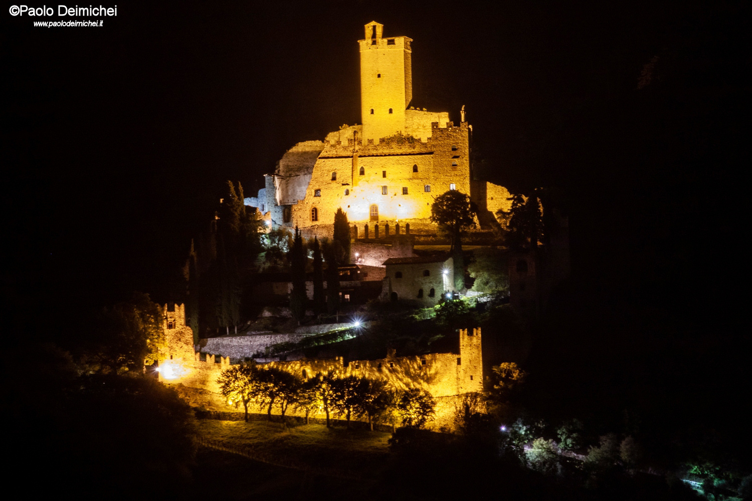  Sabbionara Castle by night...