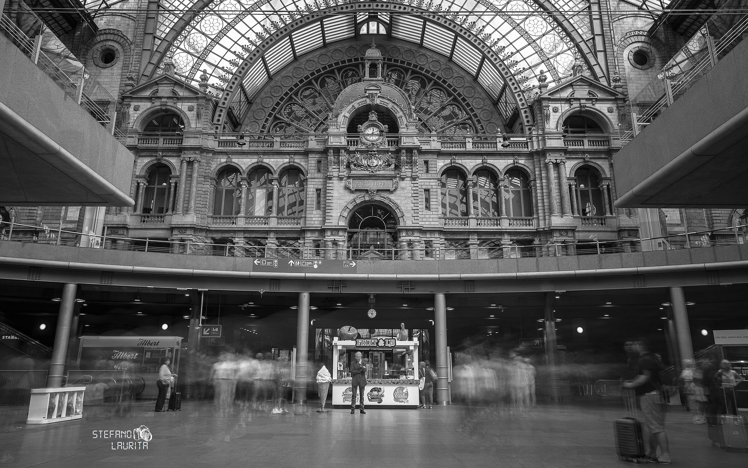Antwerpen-Centraal Station...