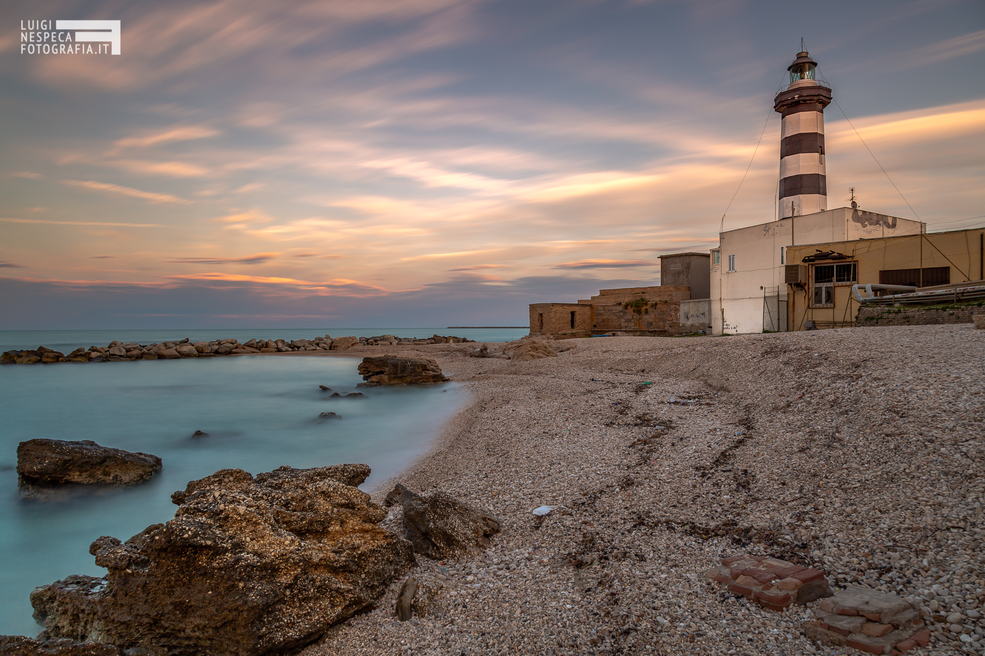 Ortona Lighthouse (CH)...