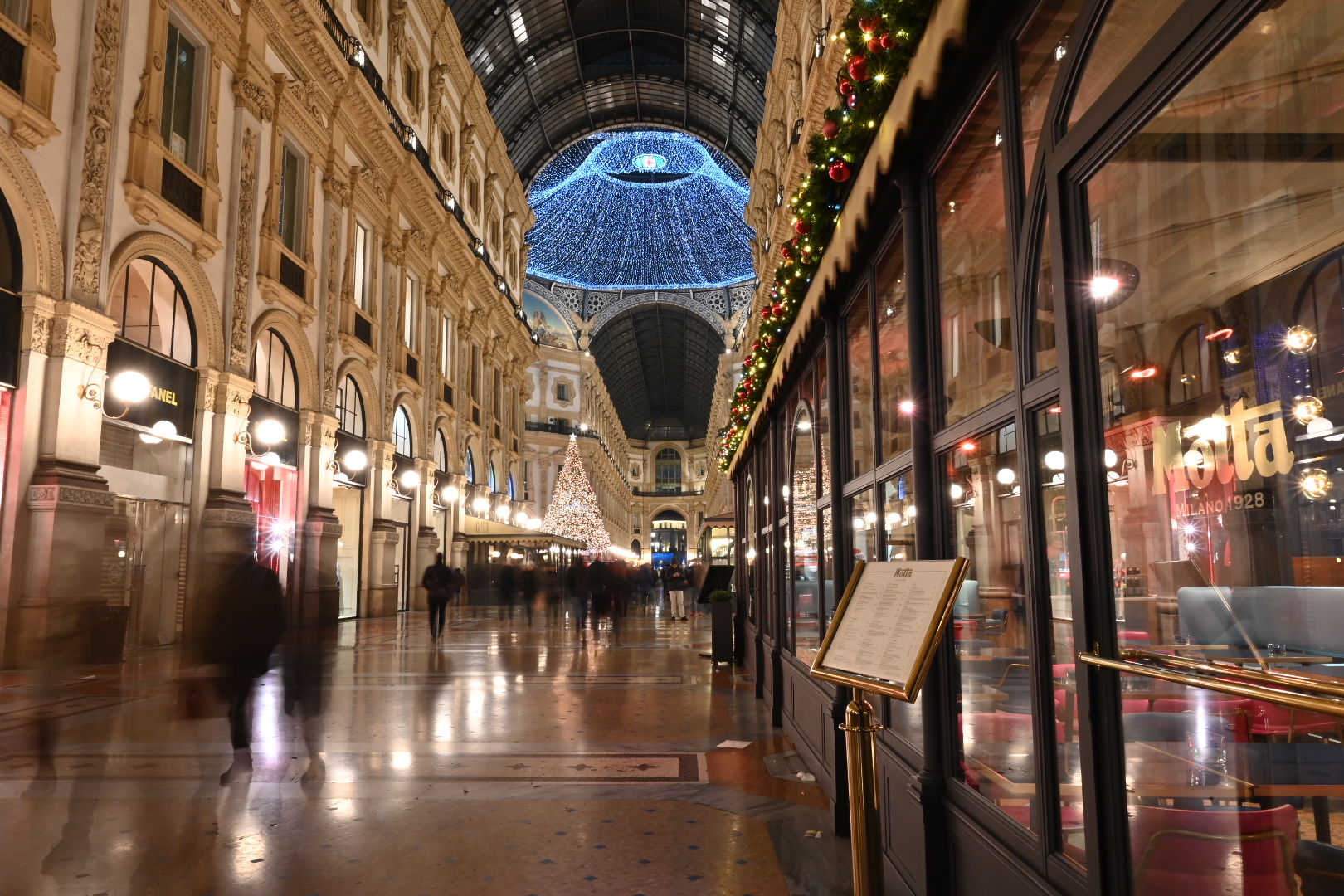 Milan and Christmas 8...