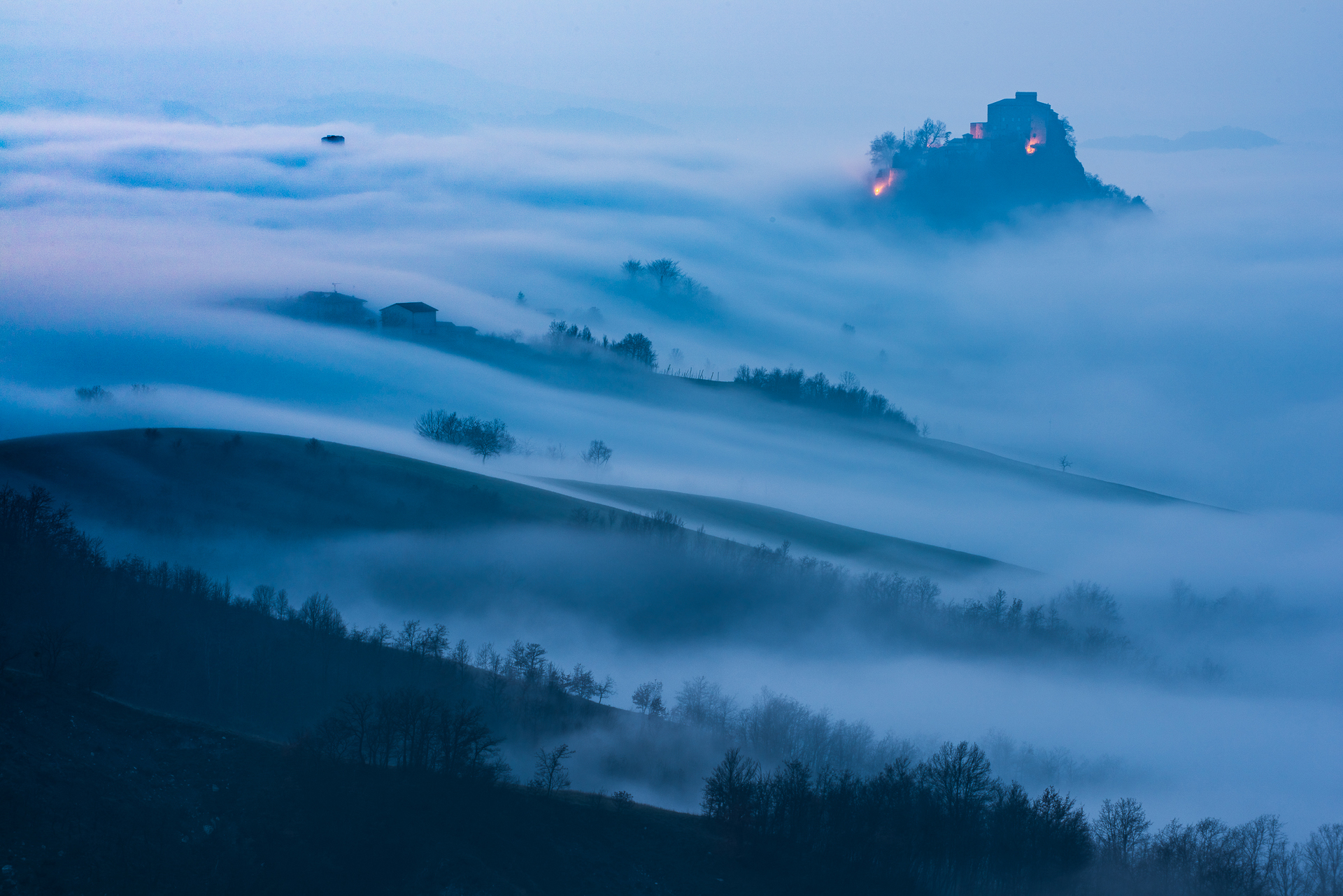 Fog on the Sweet Hills, Canossa RE...