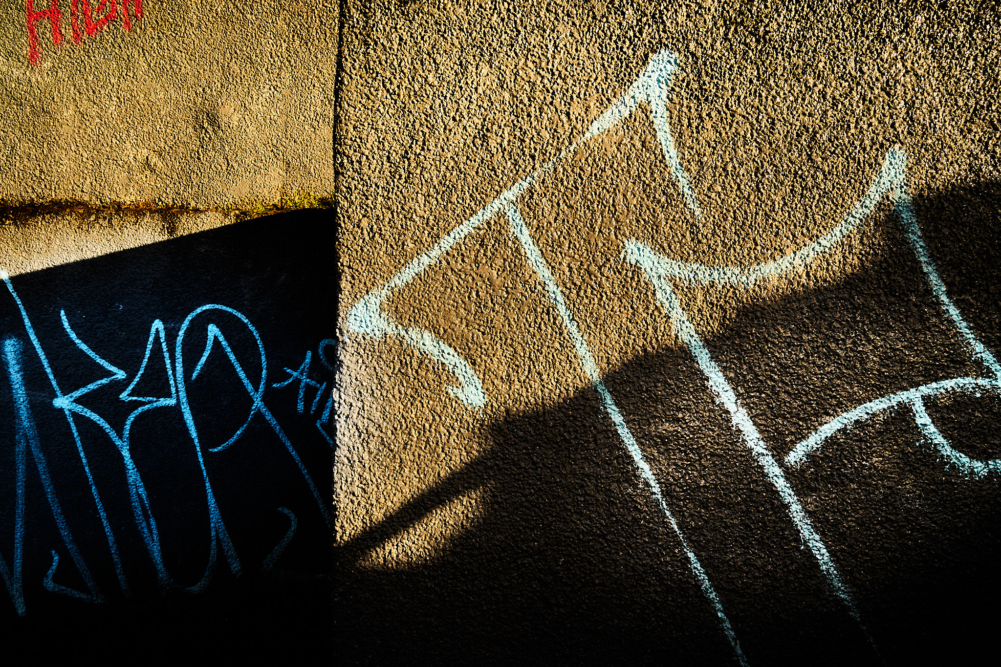 Graffiti in shadows and color...