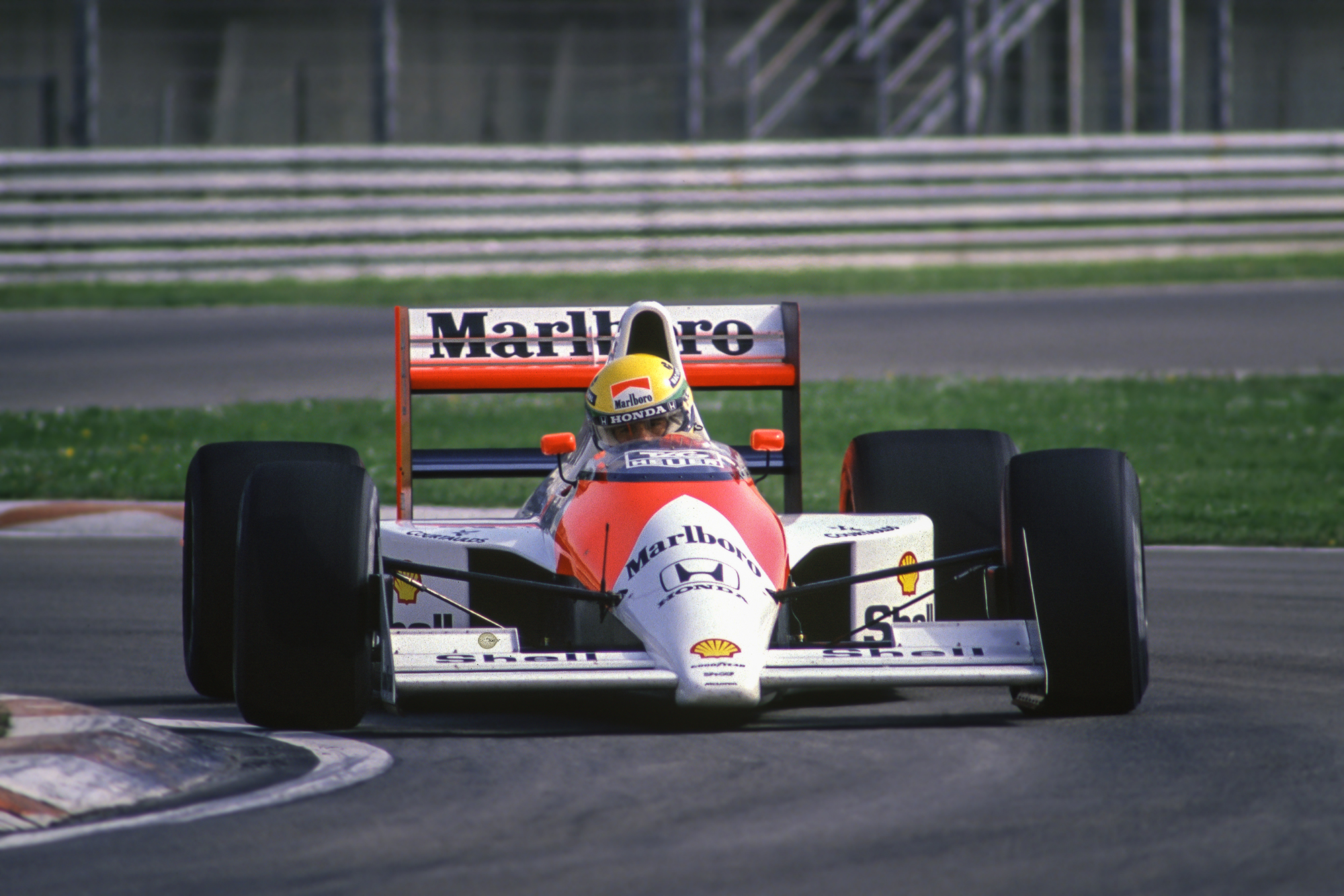 Ayrton Senna (McLaren-Honda mp4)...