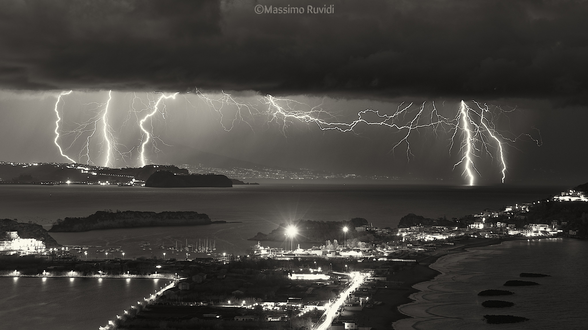 Storm Gulf of Naples (03/2020)...