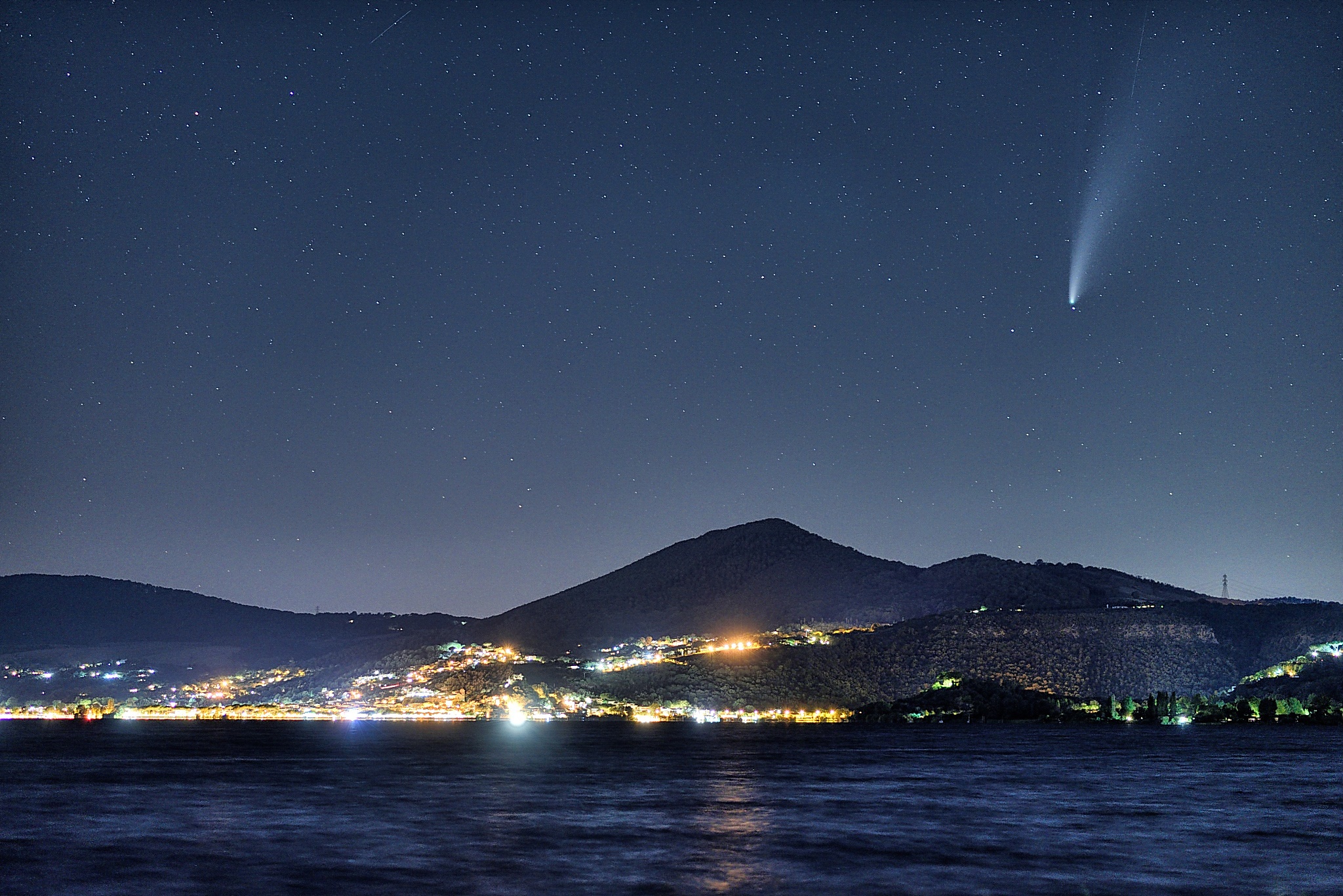 neowise comet over Roman trevignano...