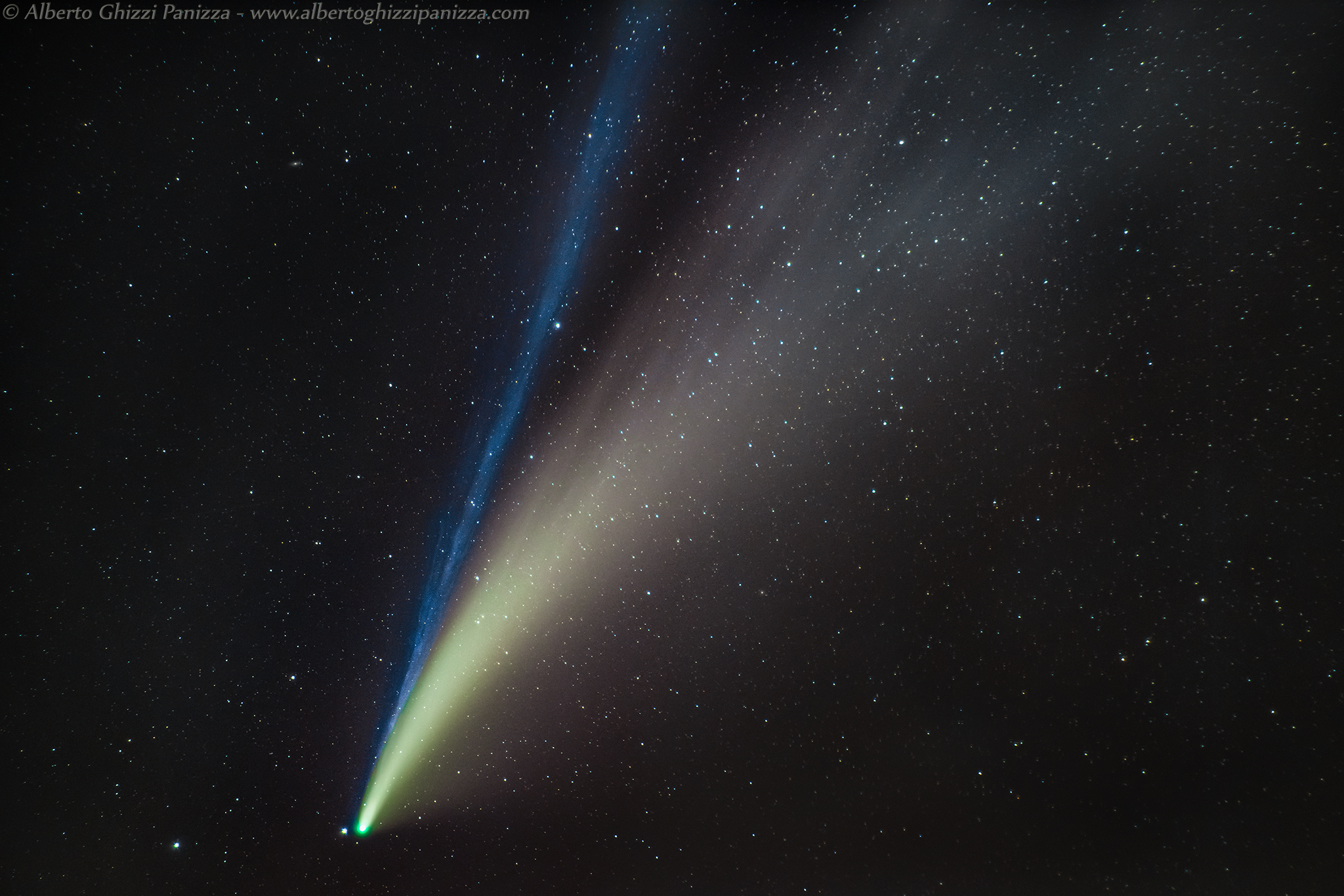 Cometa Neowise dalla piana di Castelluccio di Norcia...