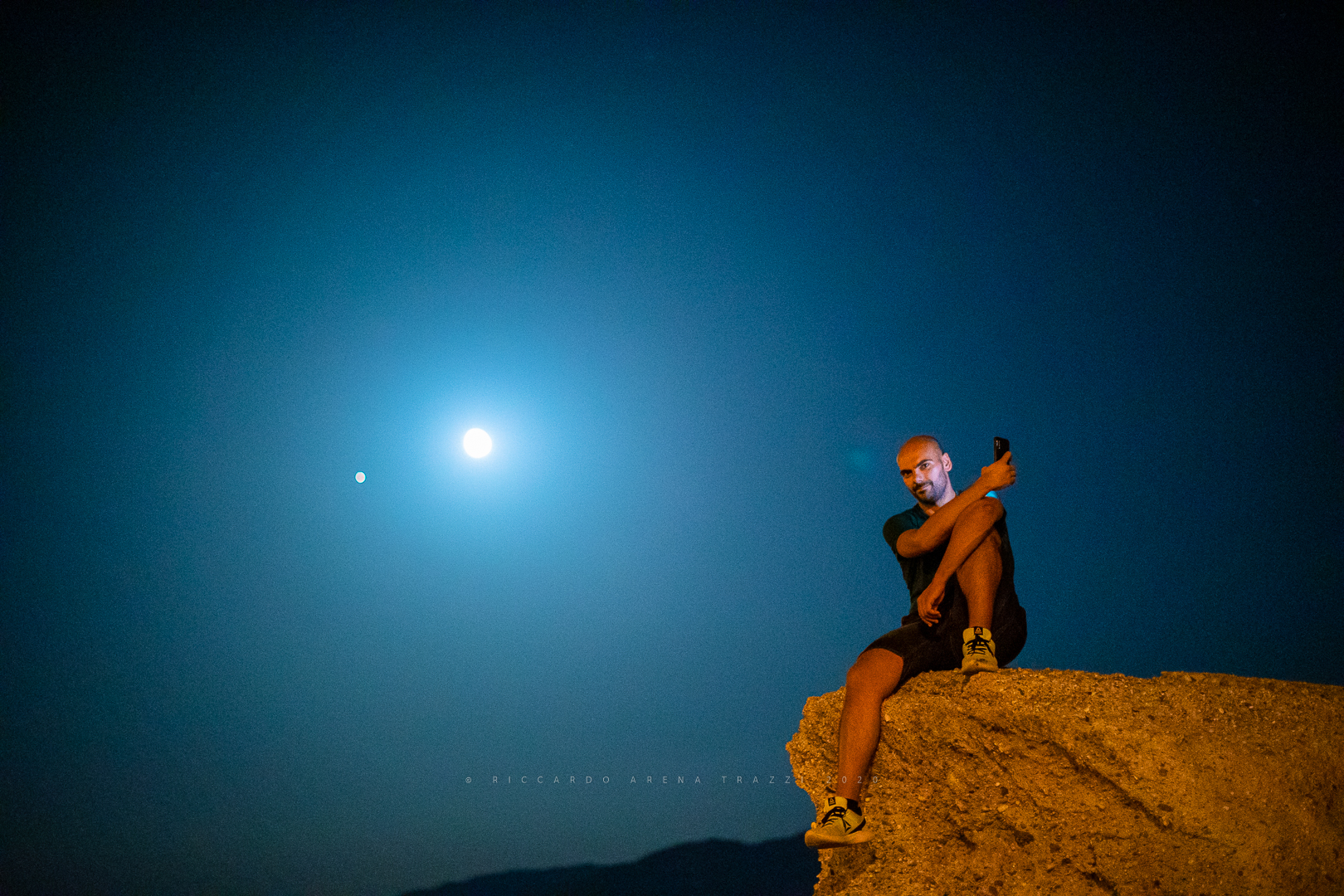 Un semplicissimo selfie con Luna e Marte...